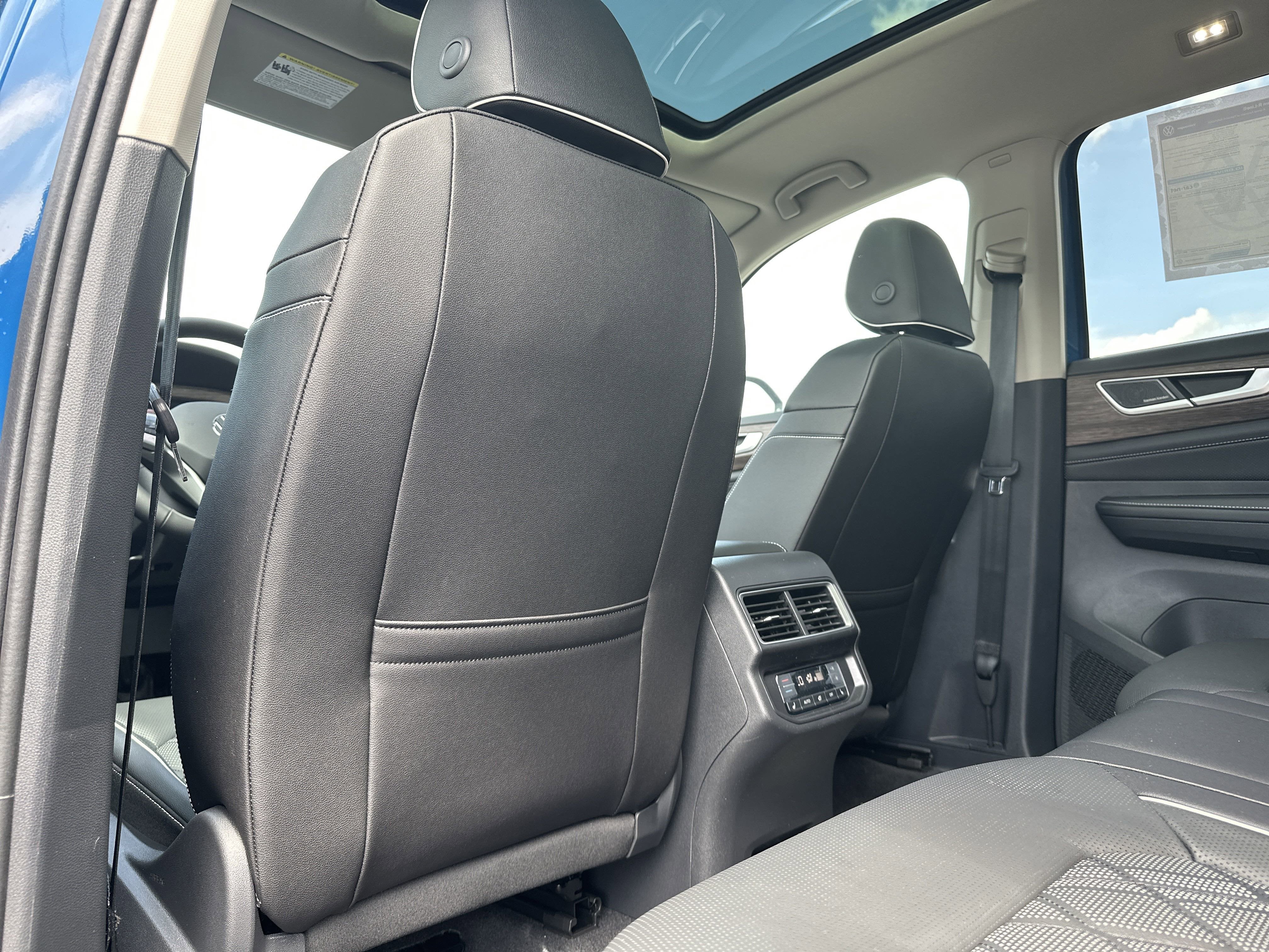 2025 Volkswagen Atlas 2.0T SEL Premium R-Line