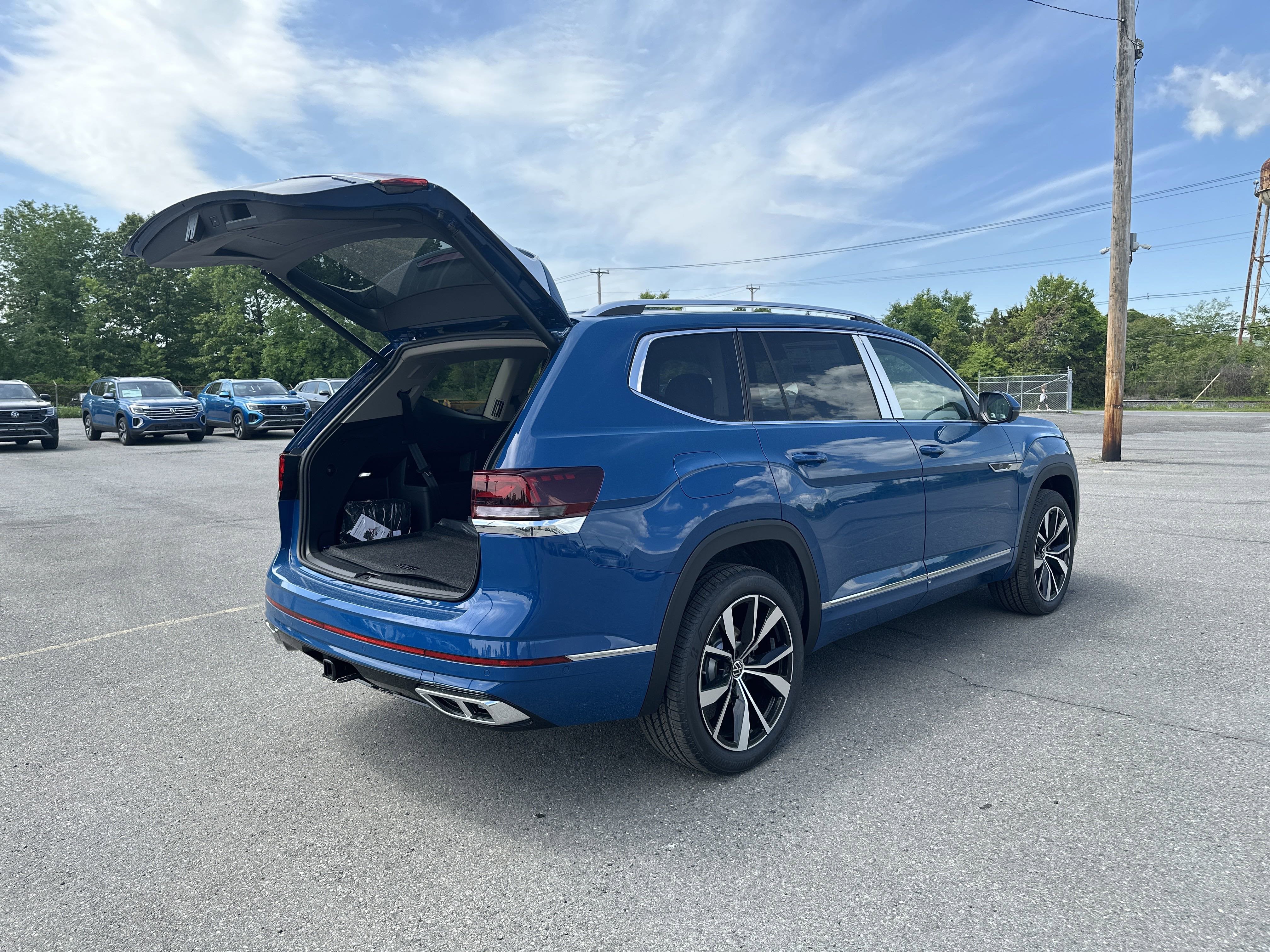 2025 Volkswagen Atlas 2.0T SEL Premium R-Line