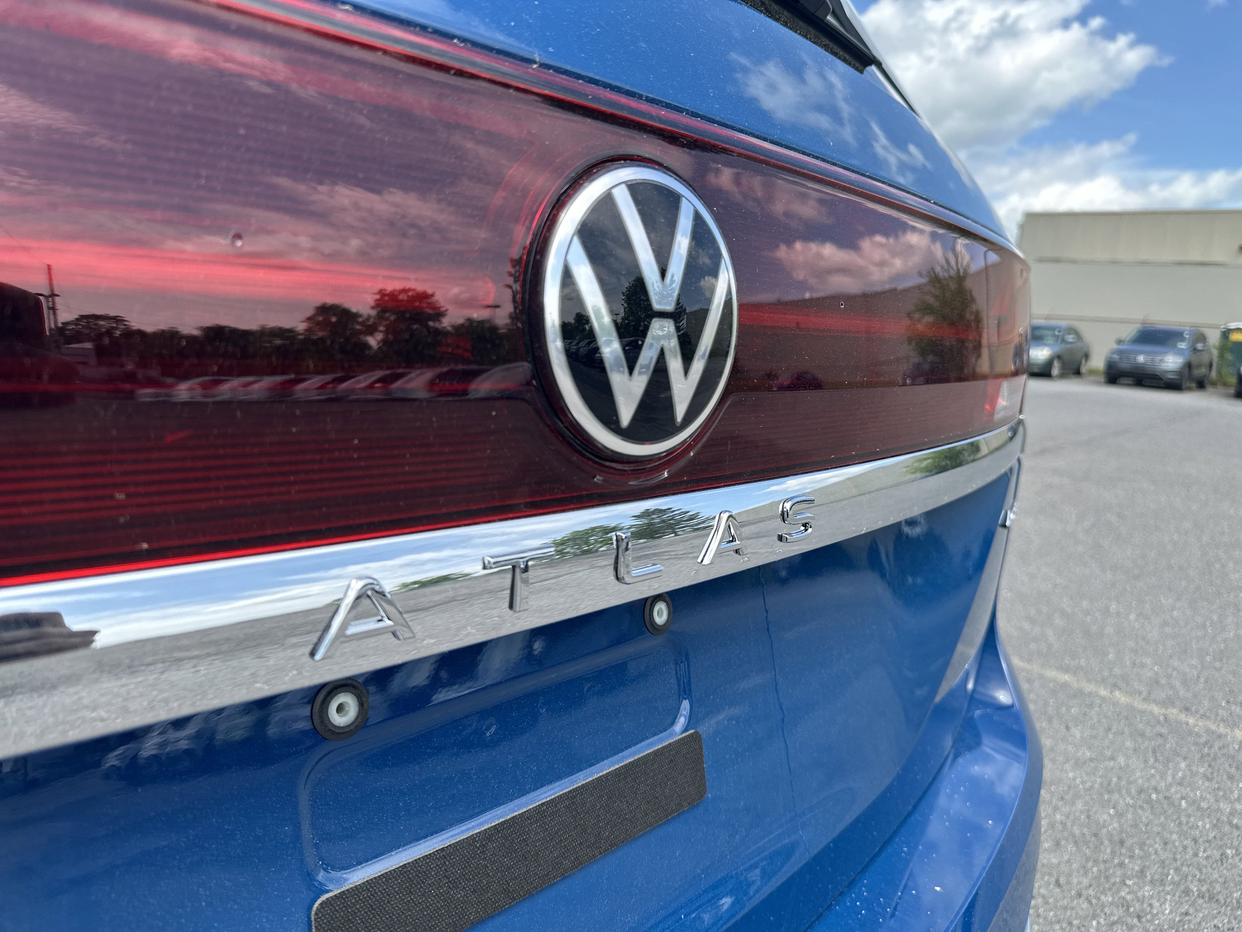 2025 Volkswagen Atlas 2.0T SEL Premium R-Line