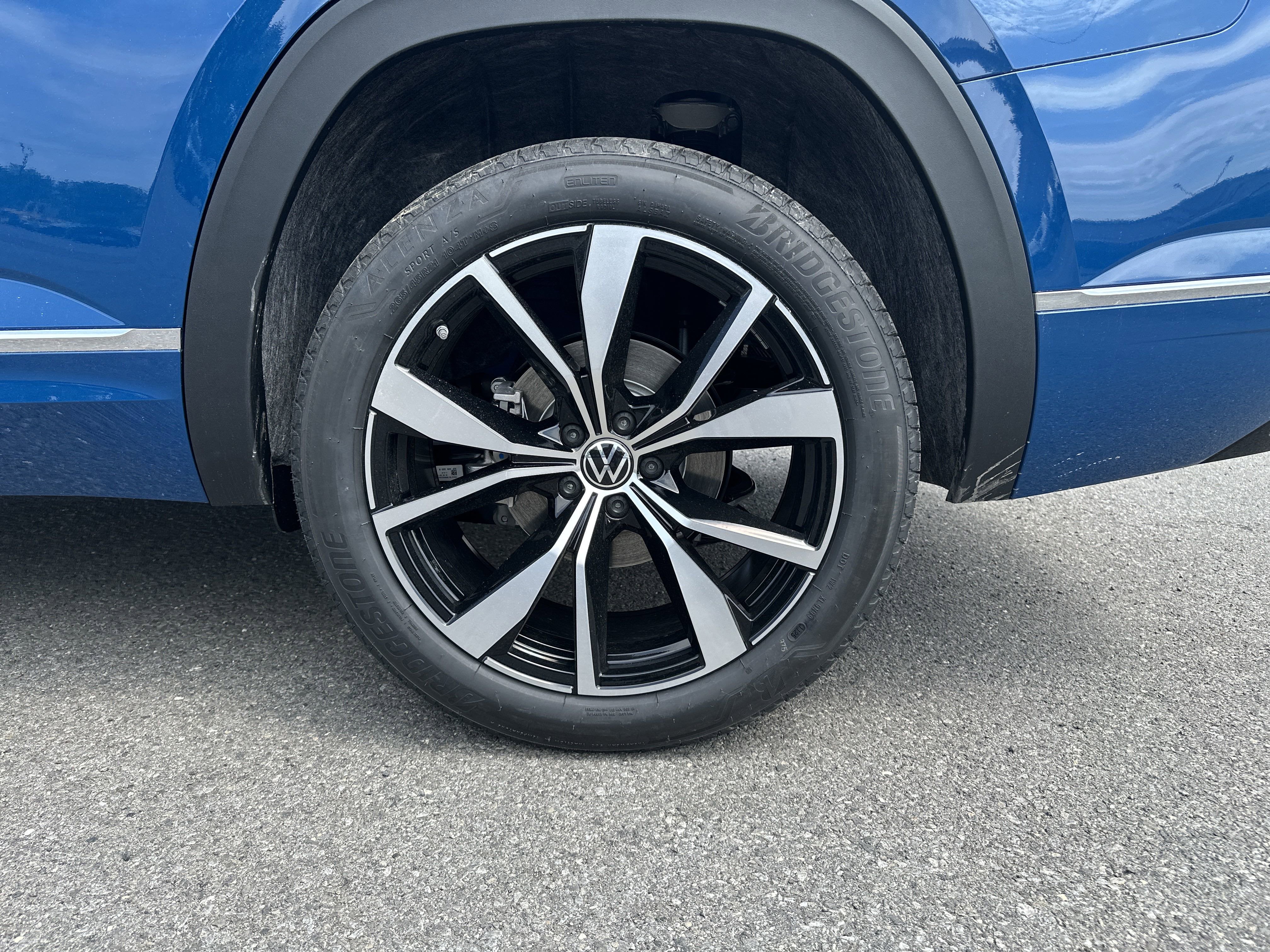 2025 Volkswagen Atlas 2.0T SEL Premium R-Line