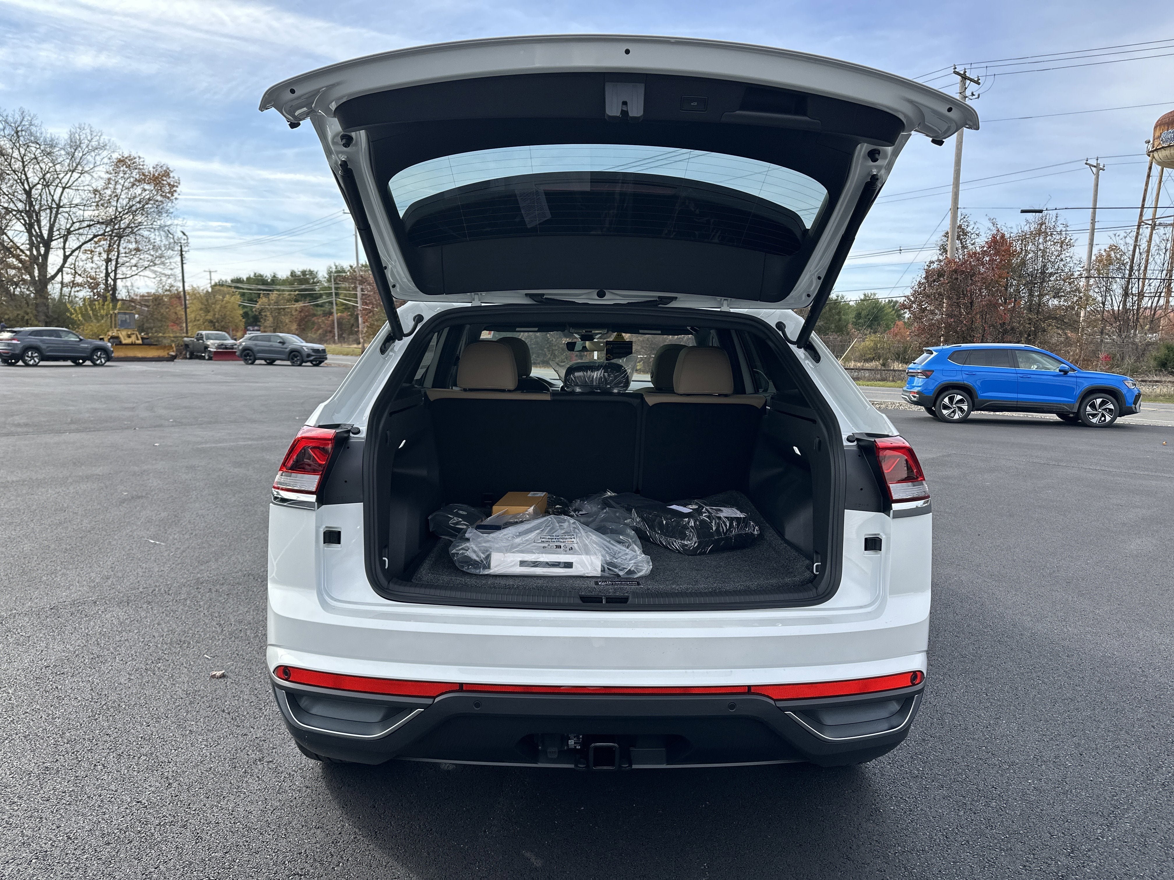 2026 Volkswagen Atlas Cross Sport 2.0T SE W/TECHNOLOGY