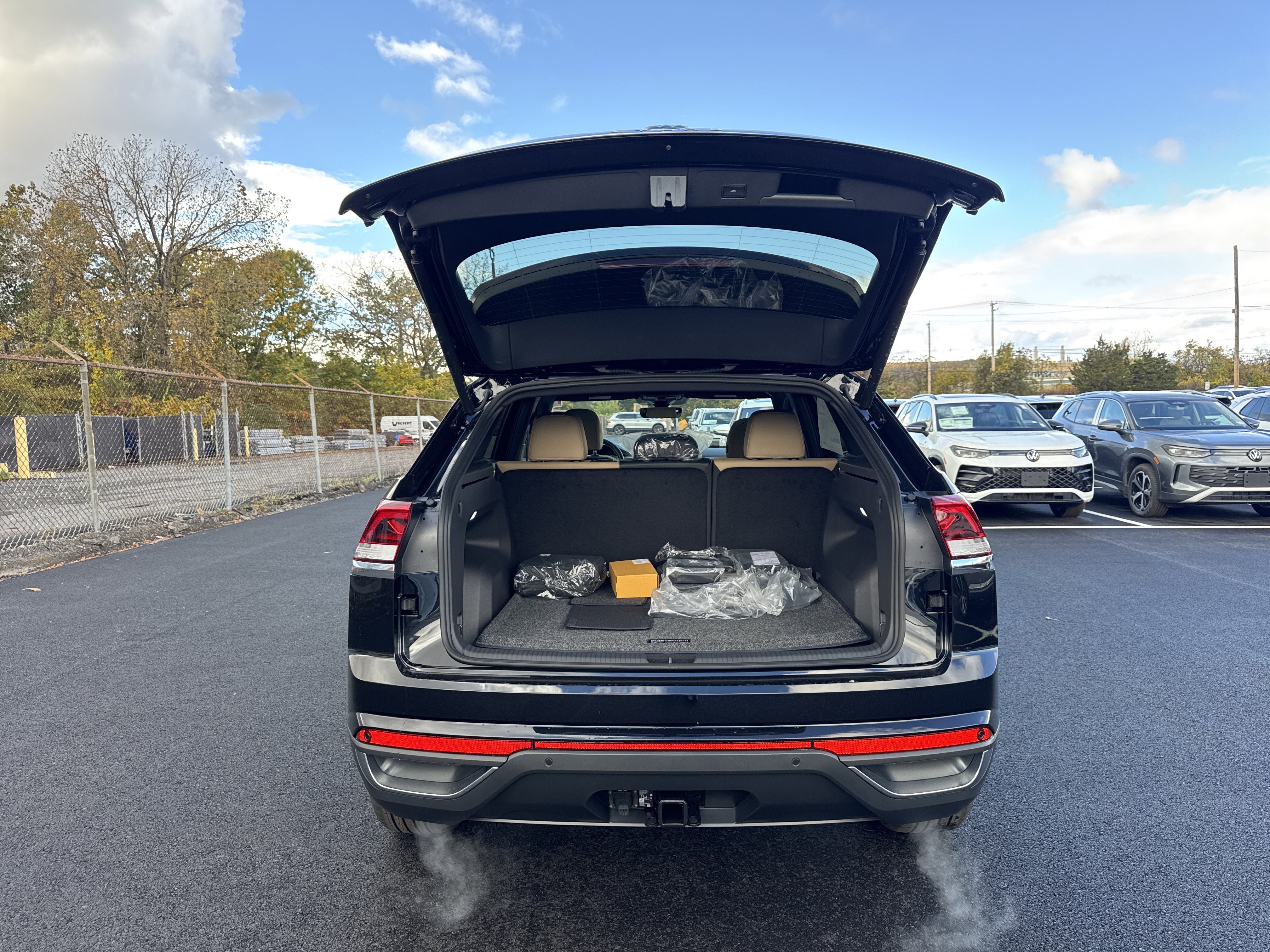 2026 Volkswagen Atlas Cross Sport 2.0T SE W/TECHNOLOGY