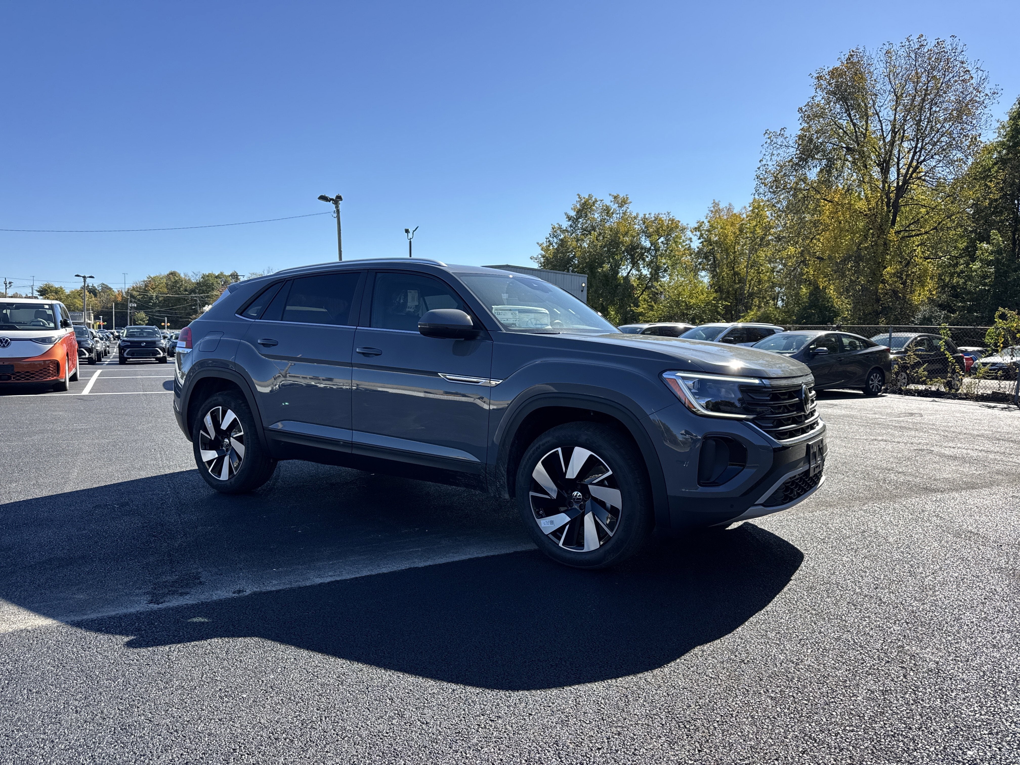 2026 Volkswagen Atlas Cross Sport 2.0T SE w/Technology
