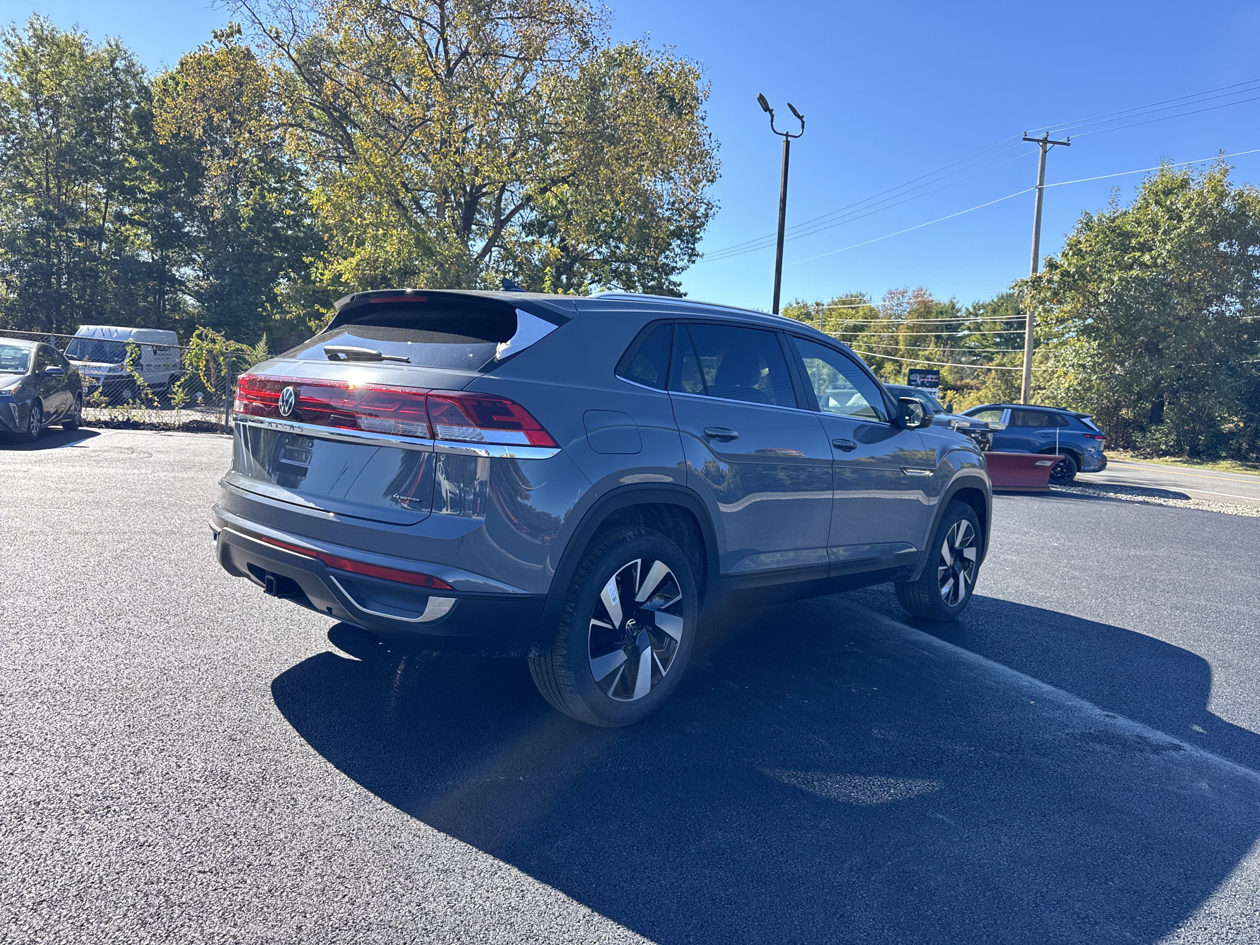 2026 Volkswagen Atlas Cross Sport 2.0T SE w/Technology
