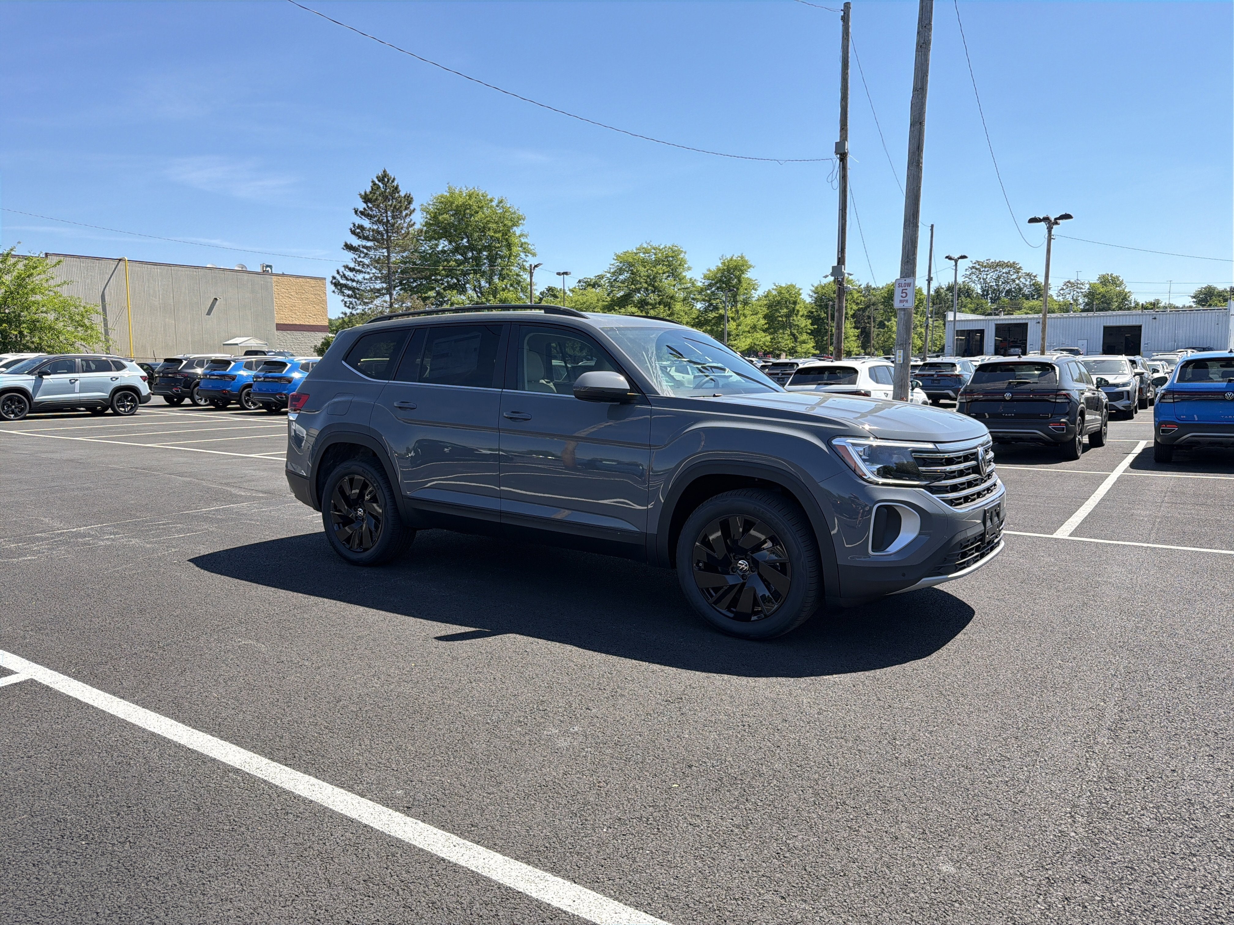2026 Volkswagen Atlas 2.0T SE w/Technology