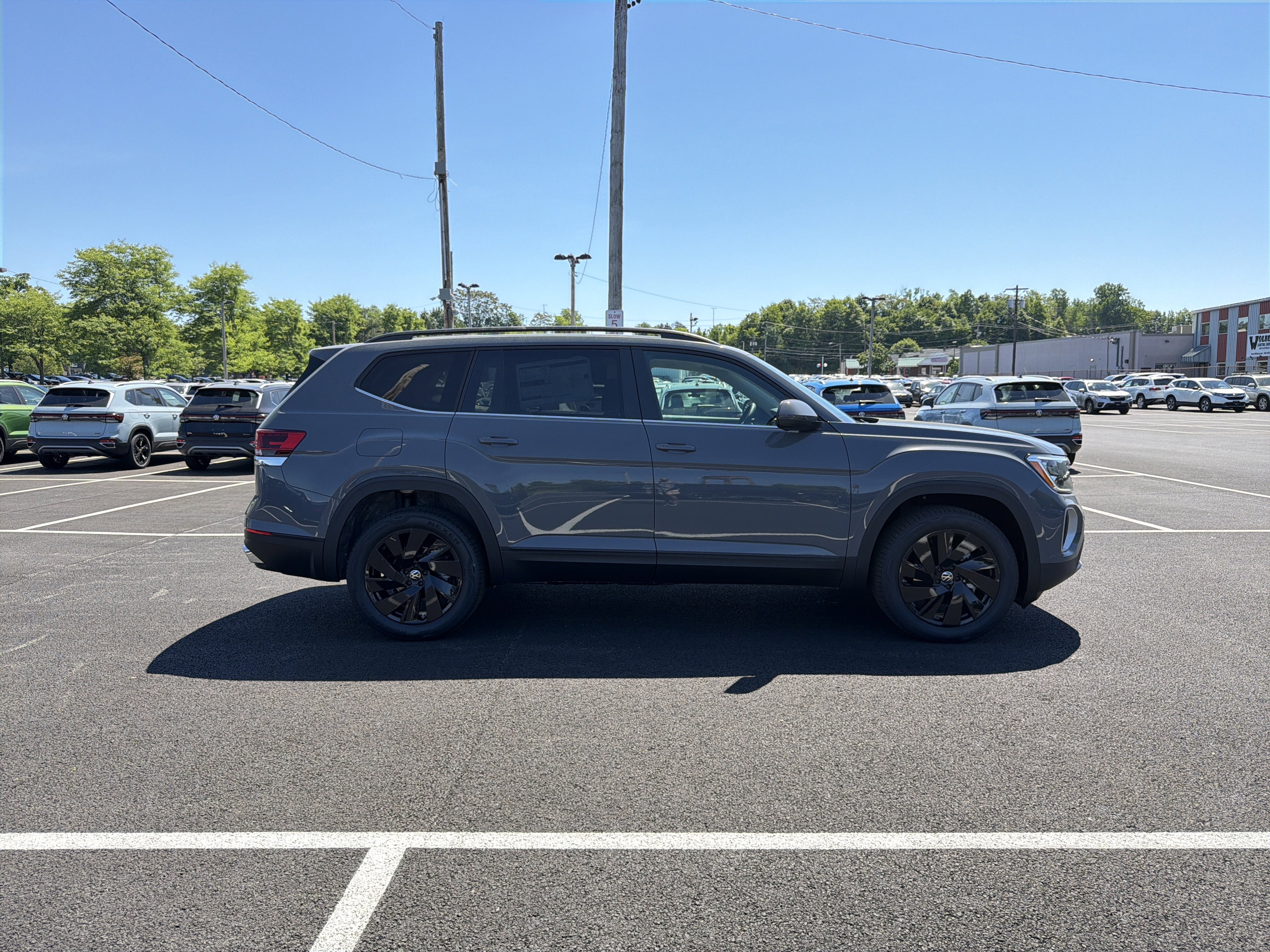2026 Volkswagen Atlas 2.0T SE w/Technology