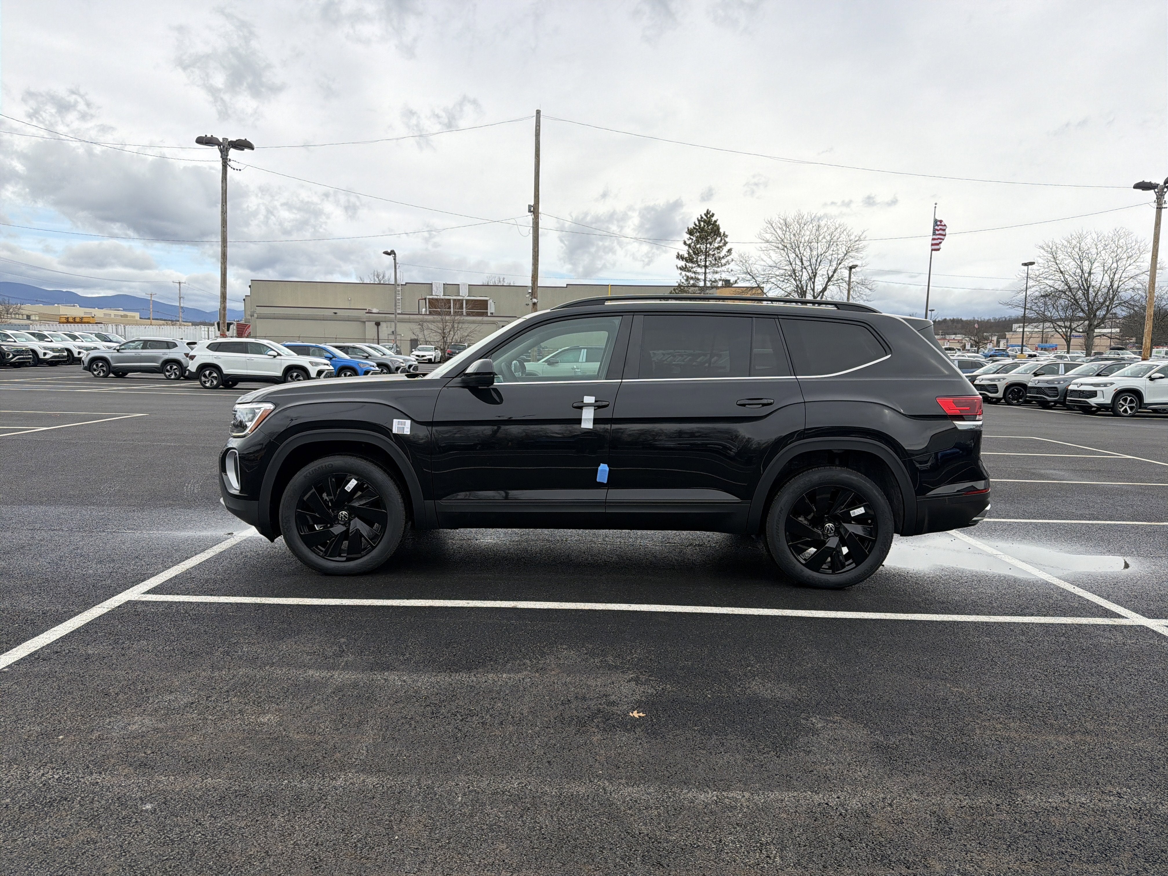 2026 Volkswagen Atlas 2.0T SE W/TECHNOLOGY