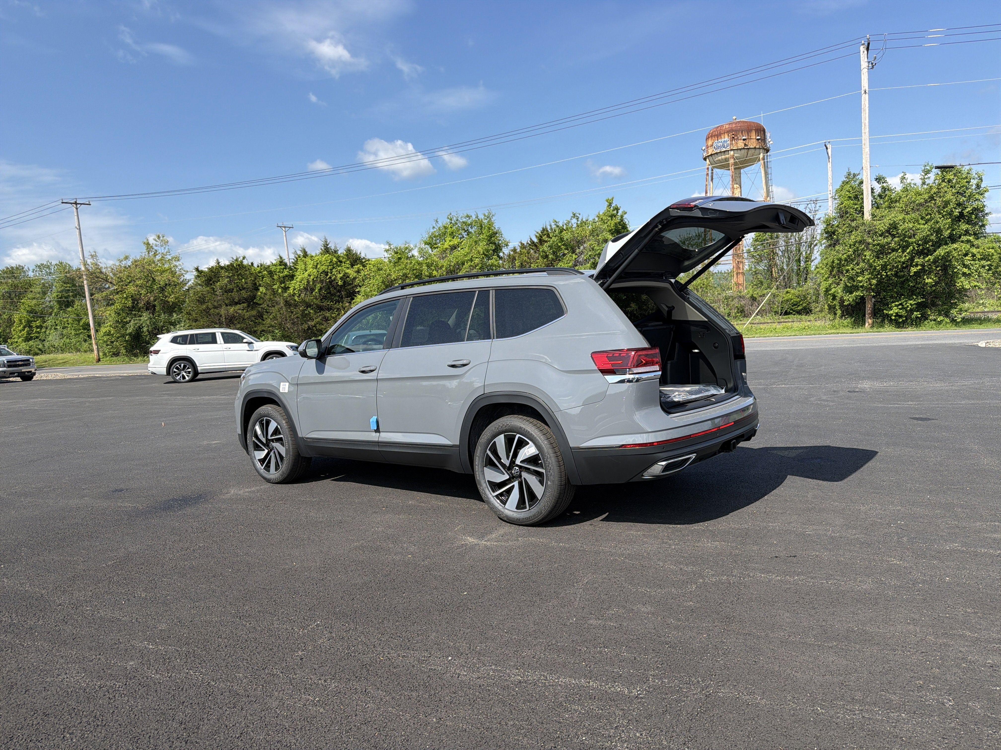 2026 Volkswagen Atlas 2.0T SE W/TECHNOLOGY