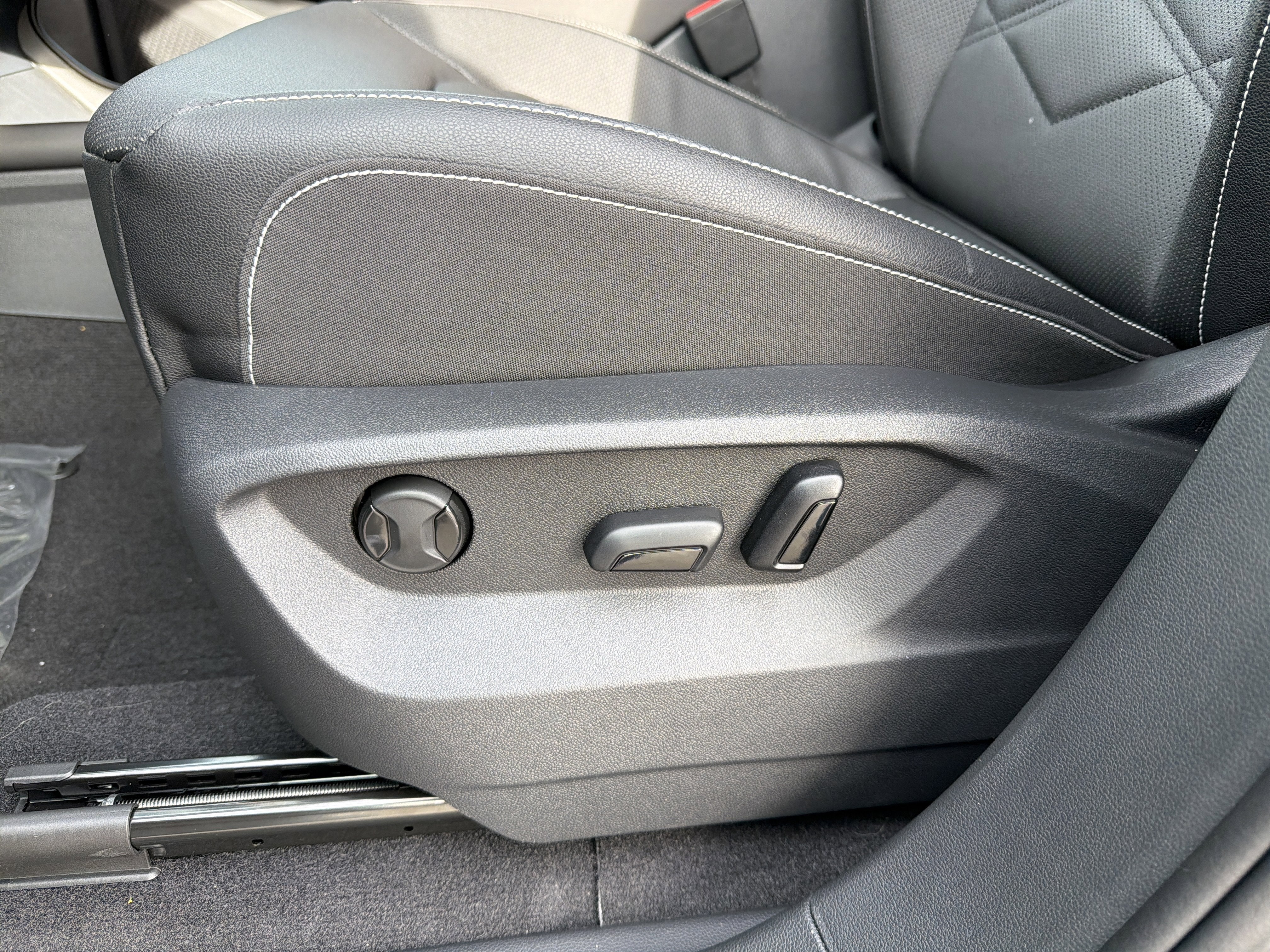 2026 Volkswagen Atlas 2.0T SE W/ Tech FWD