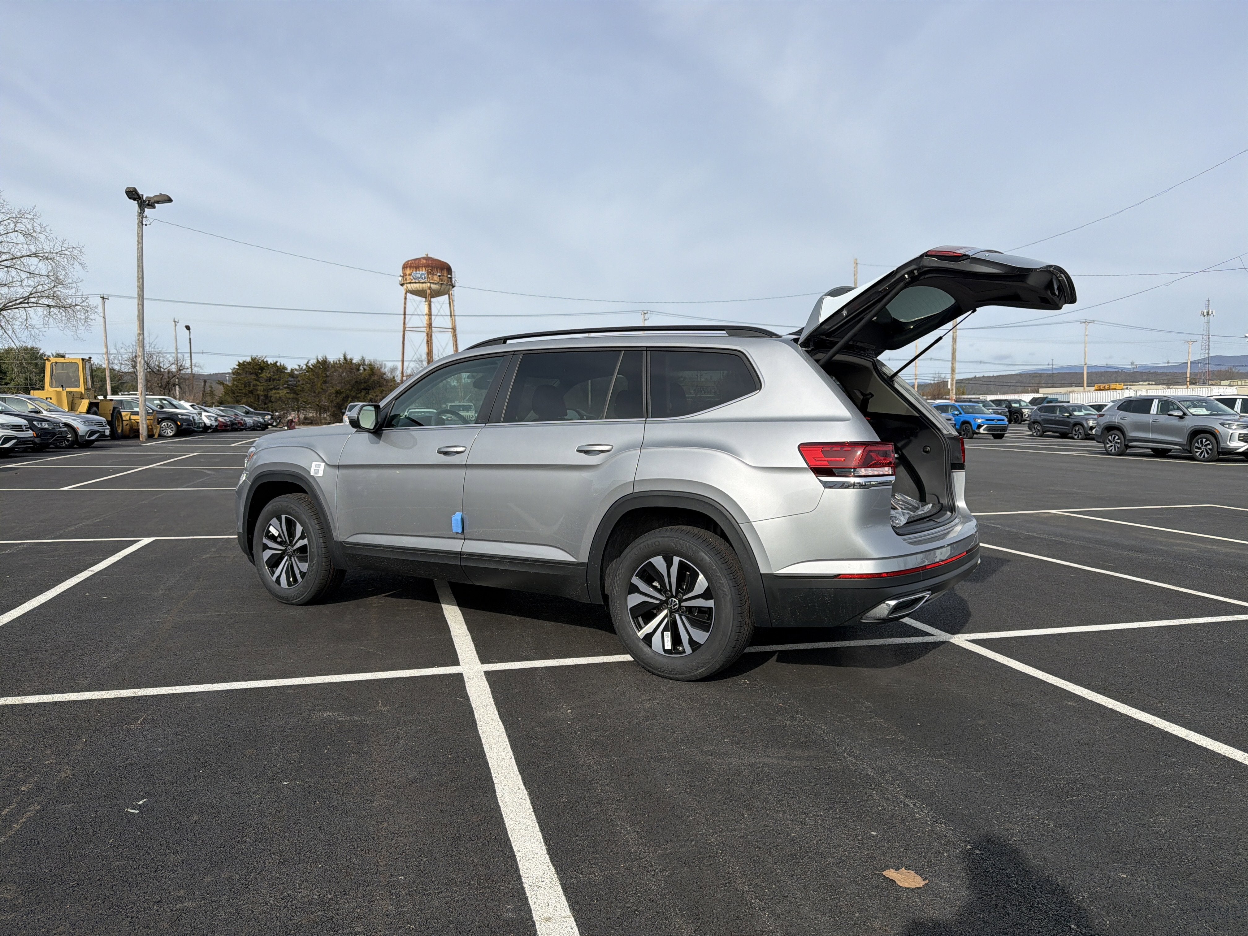 2026 Volkswagen Atlas 2.0T SE W/ Tech FWD