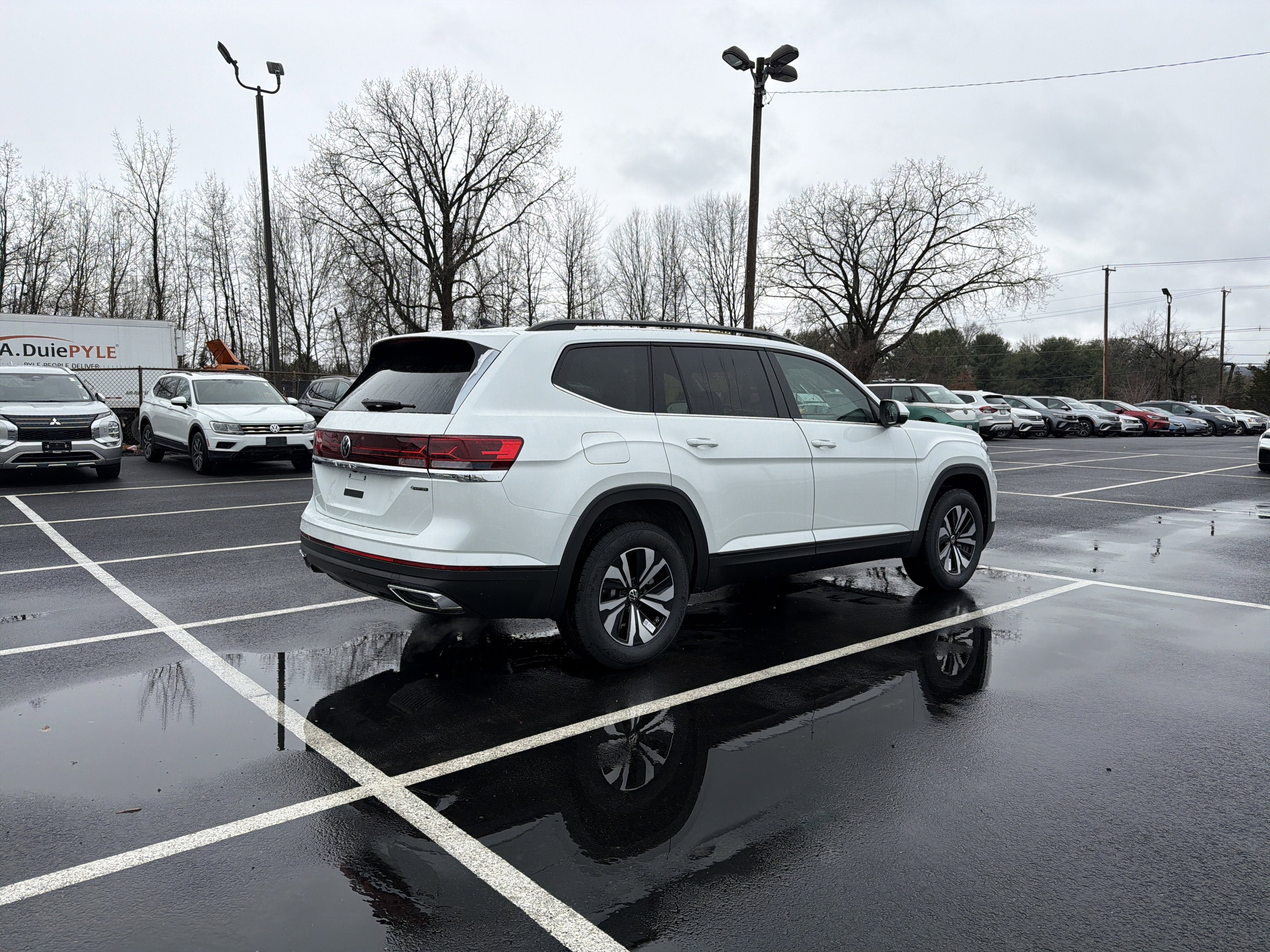 2026 Volkswagen Atlas 2.0T SE
