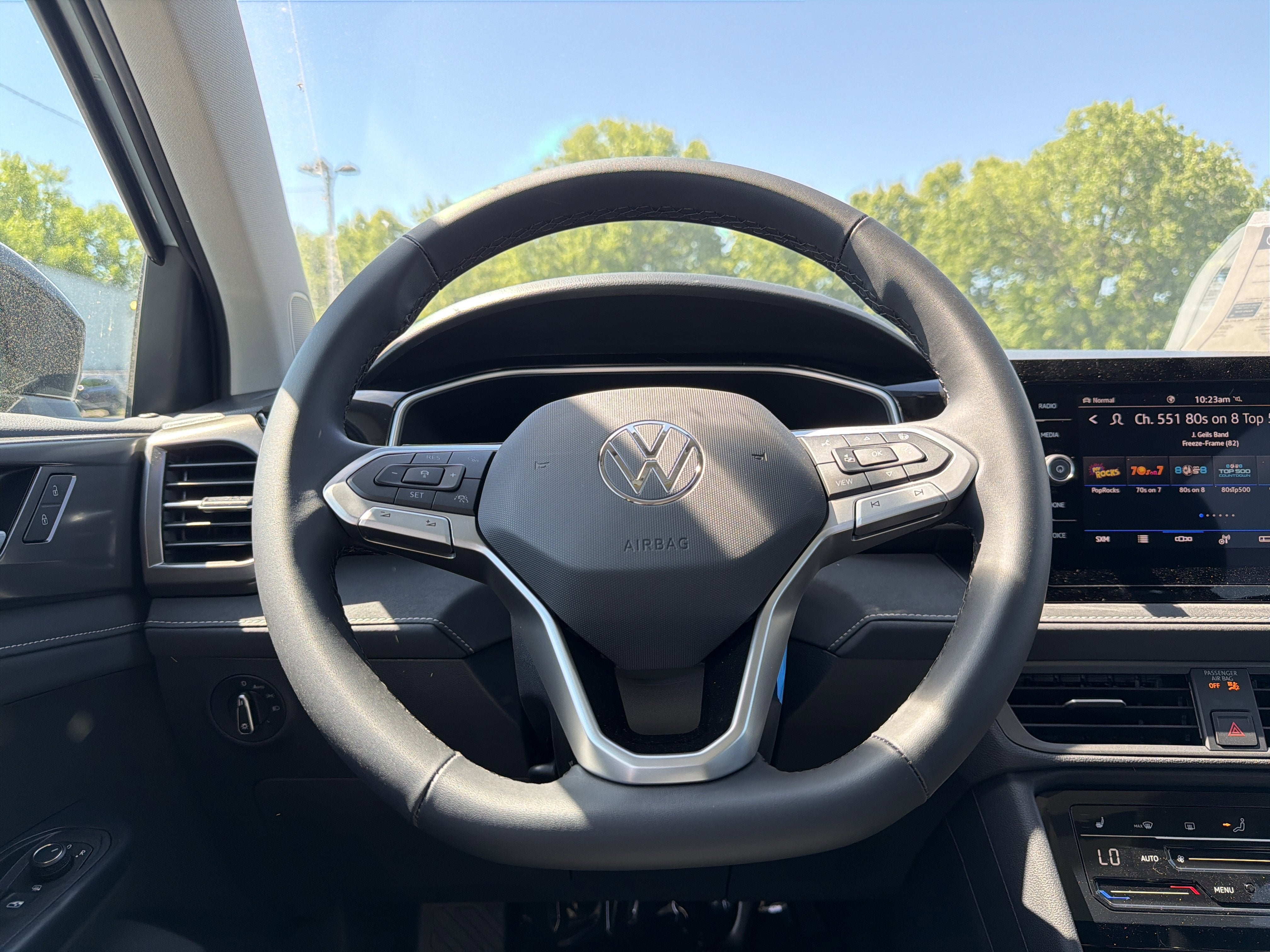 2026 Volkswagen Taos 1.5T SE Black