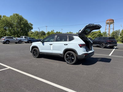 2026 Volkswagen Taos 1.5T SE Black