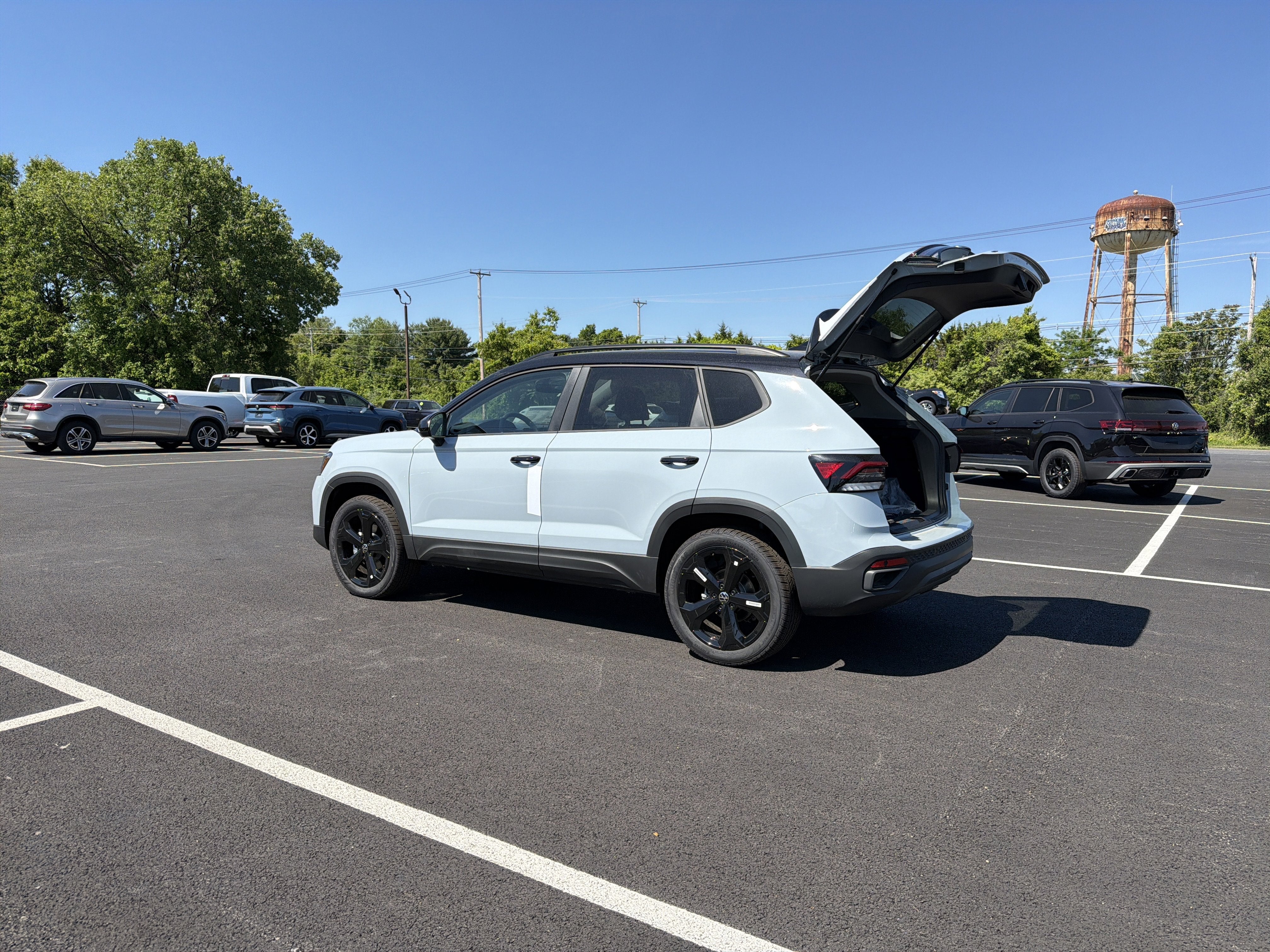 2026 Volkswagen Taos 1.5T SE Black
