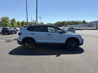 2026 Volkswagen Taos 1.5T SE Black