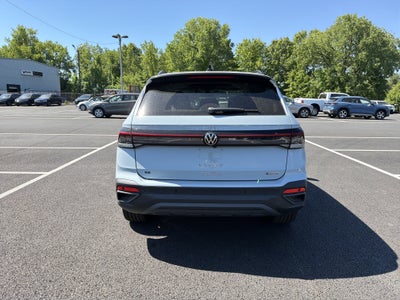2026 Volkswagen Taos 1.5T SE Black