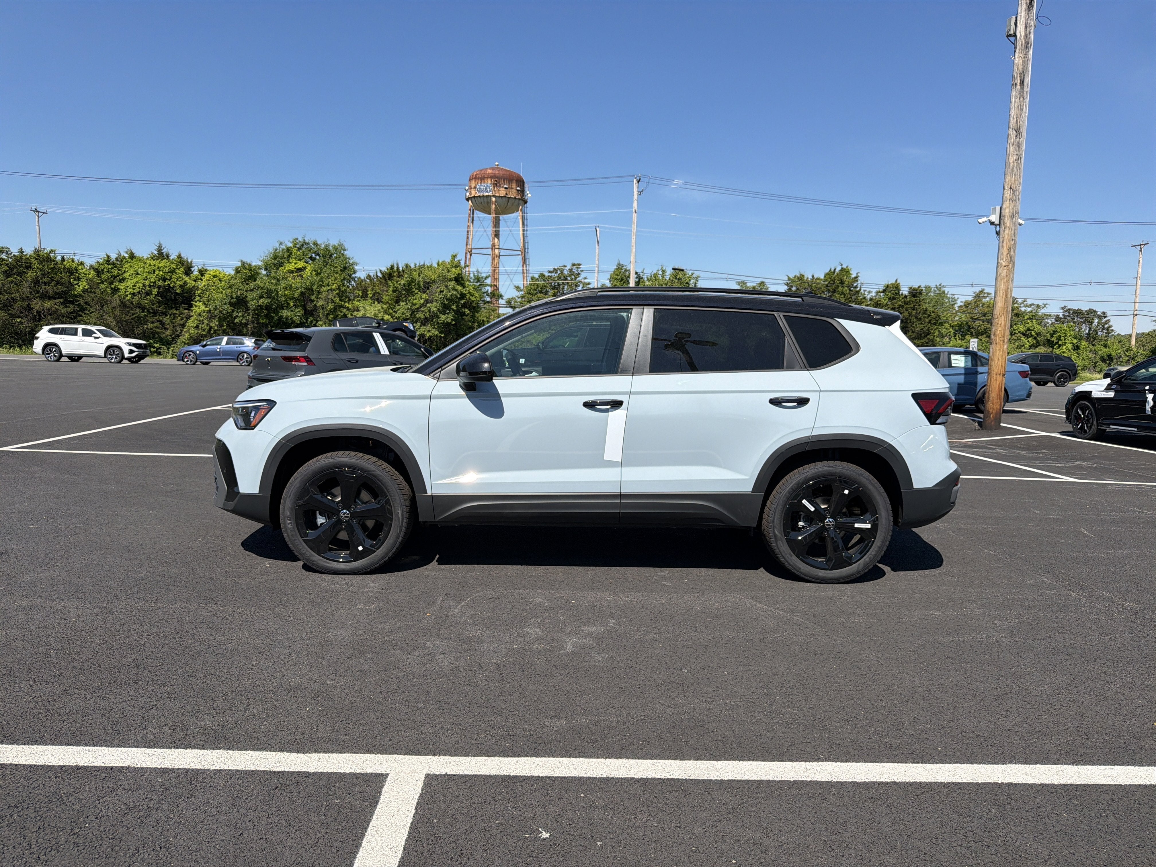 2026 Volkswagen Taos 1.5T SE Black