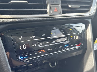 2025 Volkswagen Taos 1.5T SE Black