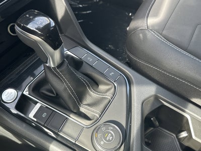 2025 Volkswagen Taos 1.5T SE Black