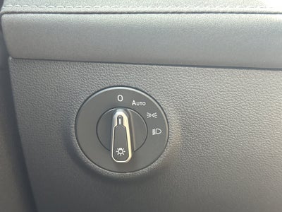 2025 Volkswagen Taos 1.5T SE Black