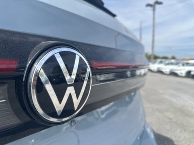 2025 Volkswagen Taos 1.5T SE Black