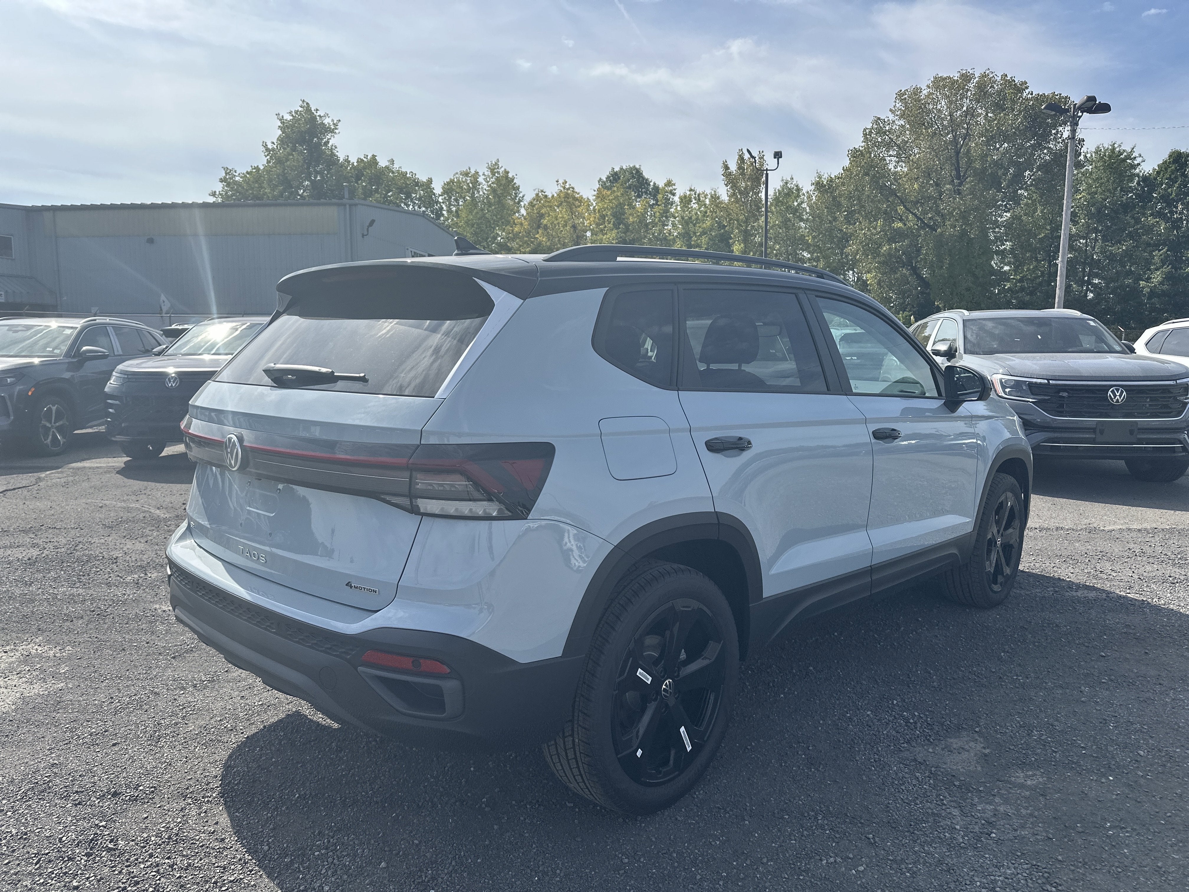 2025 Volkswagen Taos 1.5T SE Black