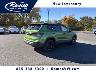 2027 Volkswagen Taos SE Black