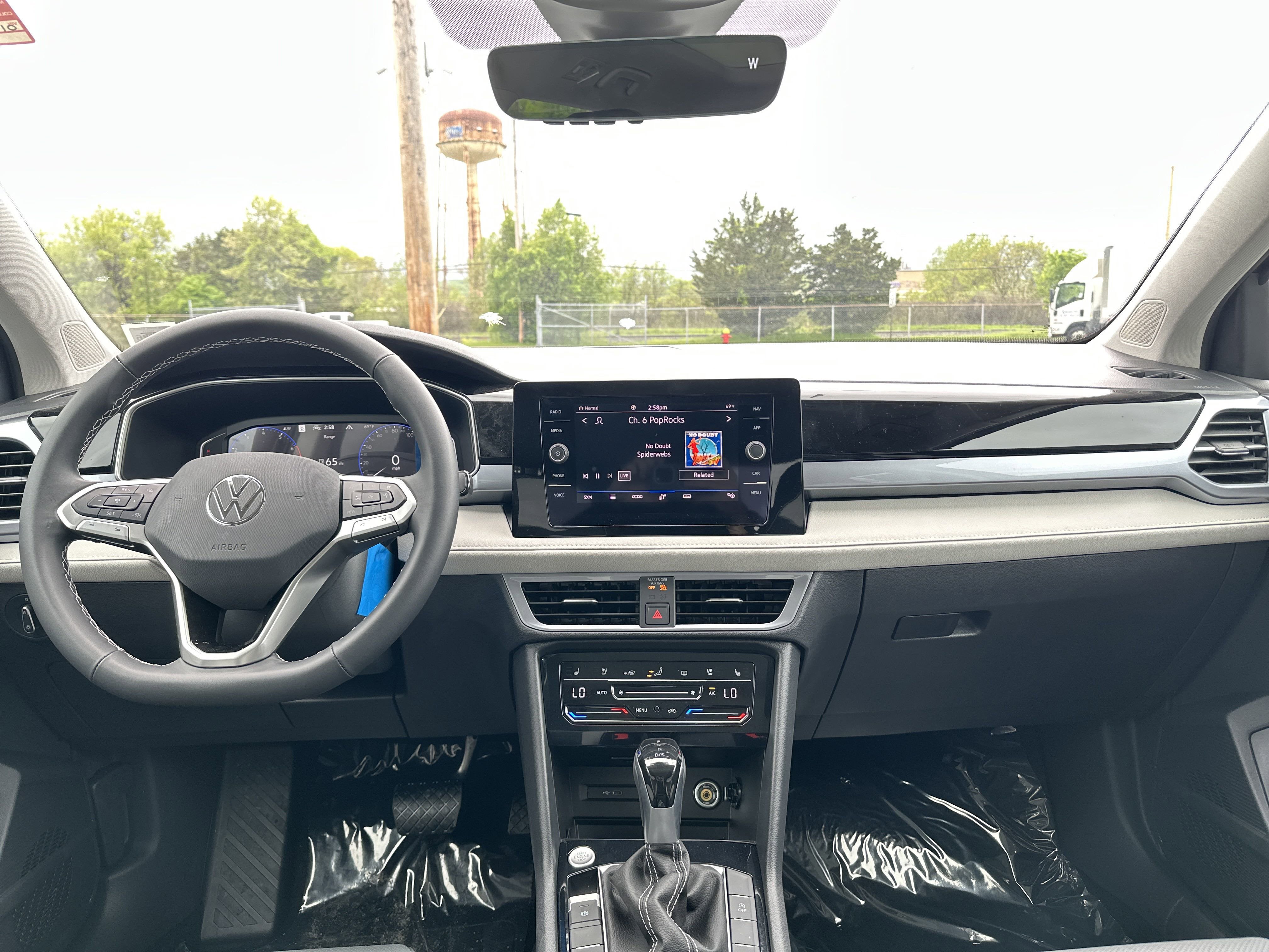 2025 Volkswagen Taos 1.5T SEL