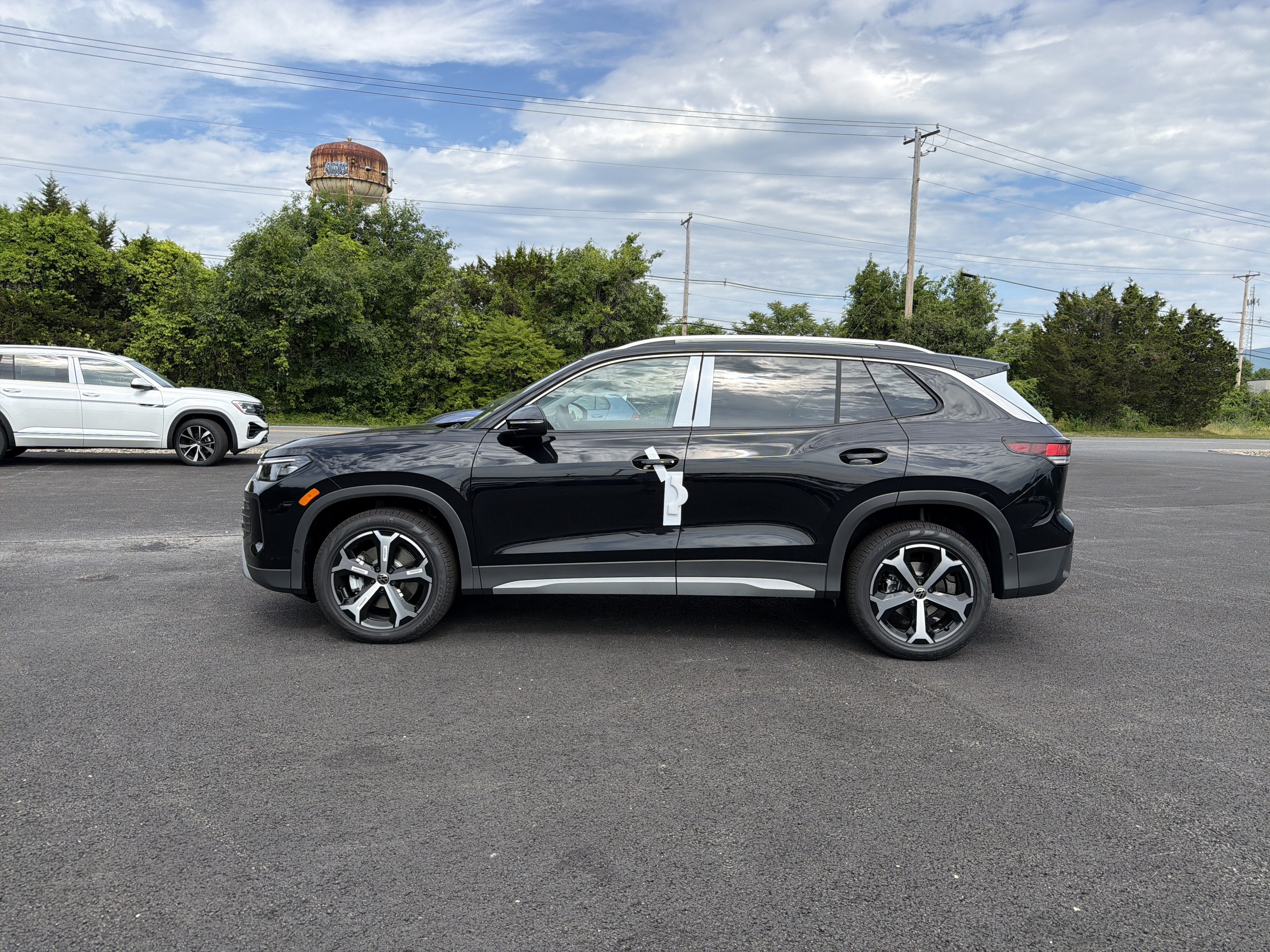 2026 Volkswagen Tiguan 2.0T SE