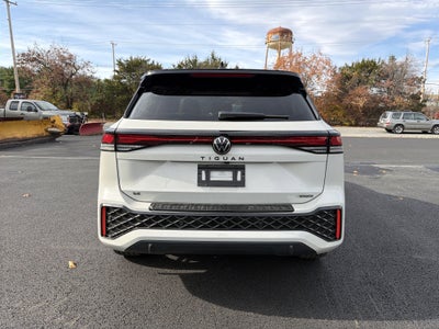 2026 Volkswagen Tiguan 2.0T SE R-Line Black