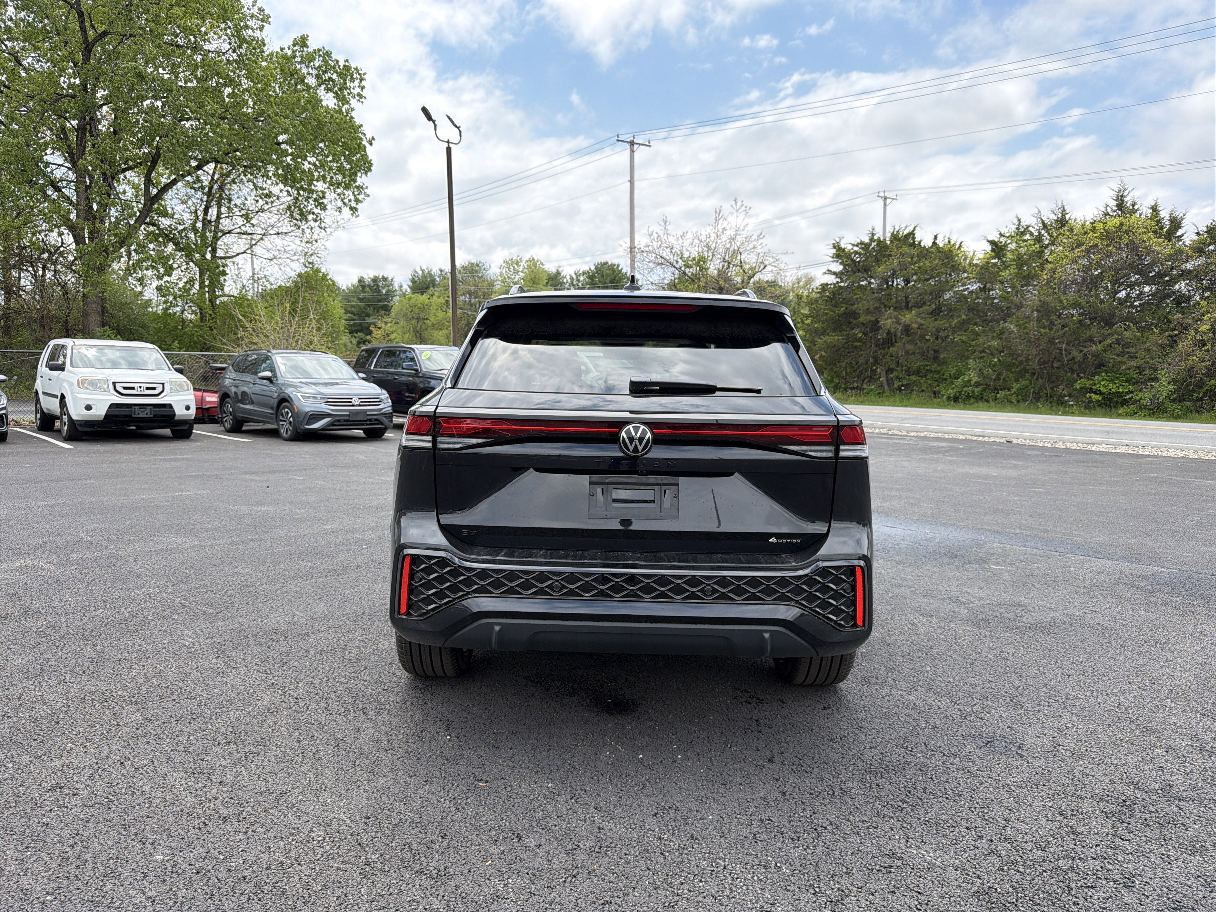 2026 Volkswagen Tiguan 2.0T SE R-Line Black