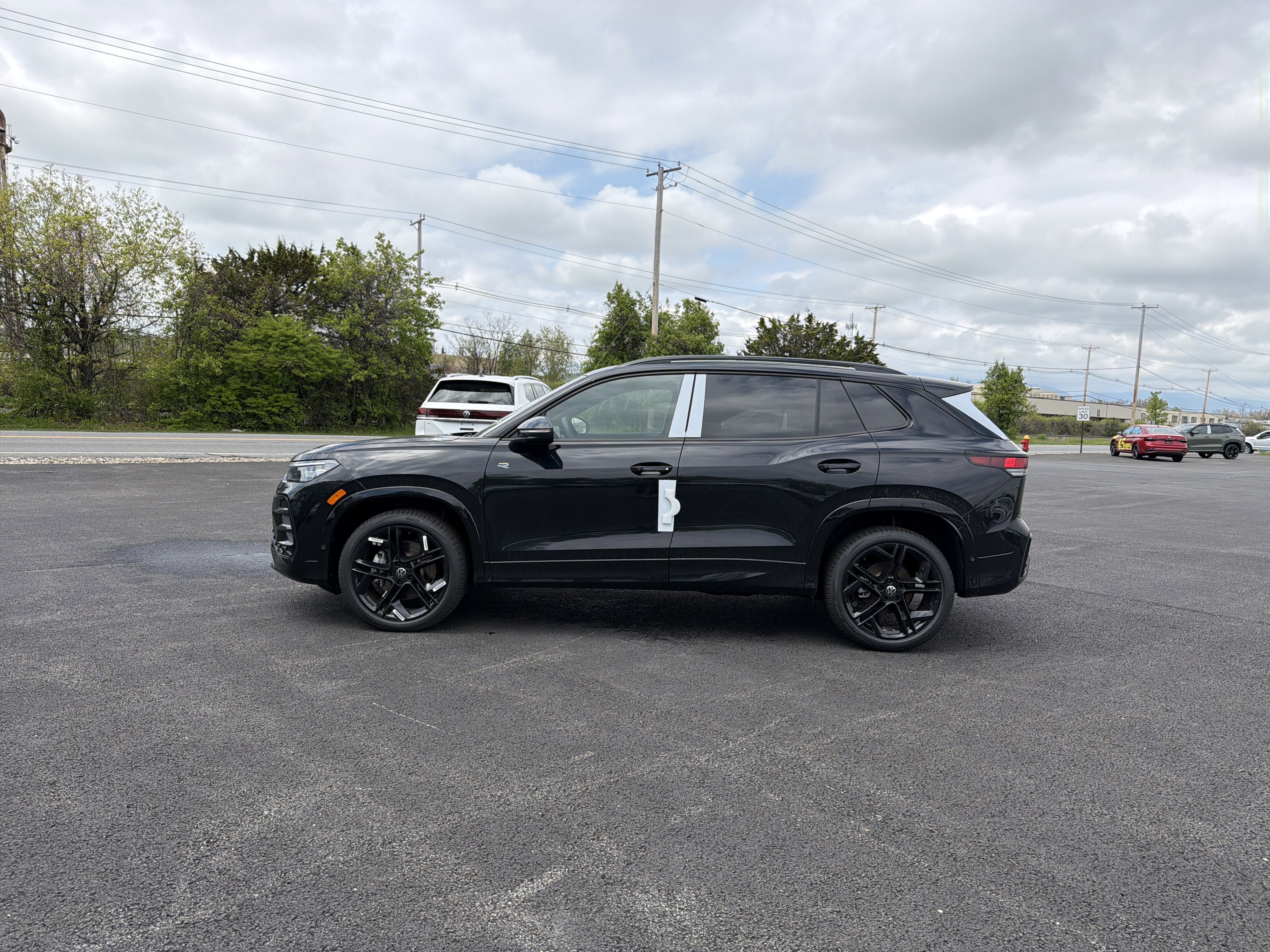 2026 Volkswagen Tiguan 2.0T SE R-Line Black
