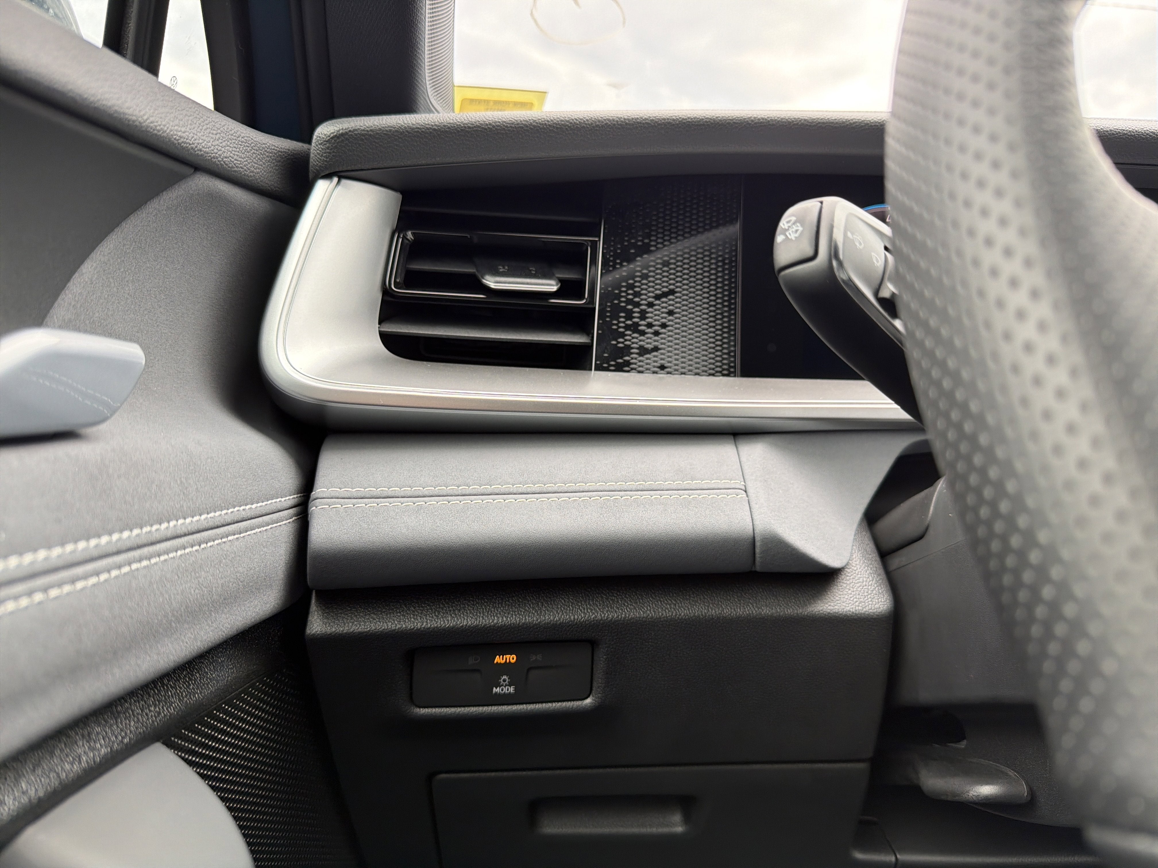 2026 Volkswagen Tiguan SE R-Line AWD