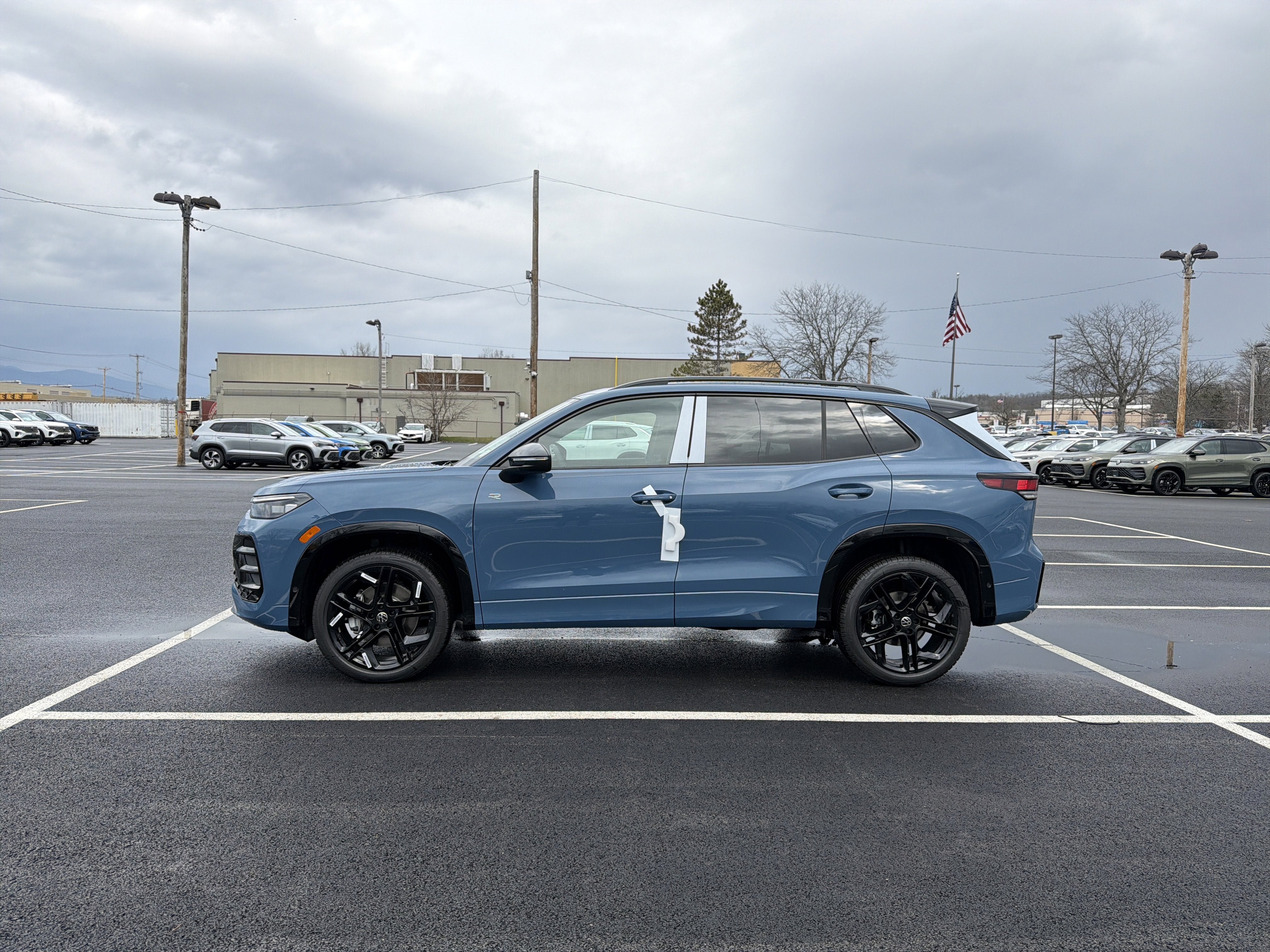 2026 Volkswagen Tiguan SE R-Line AWD