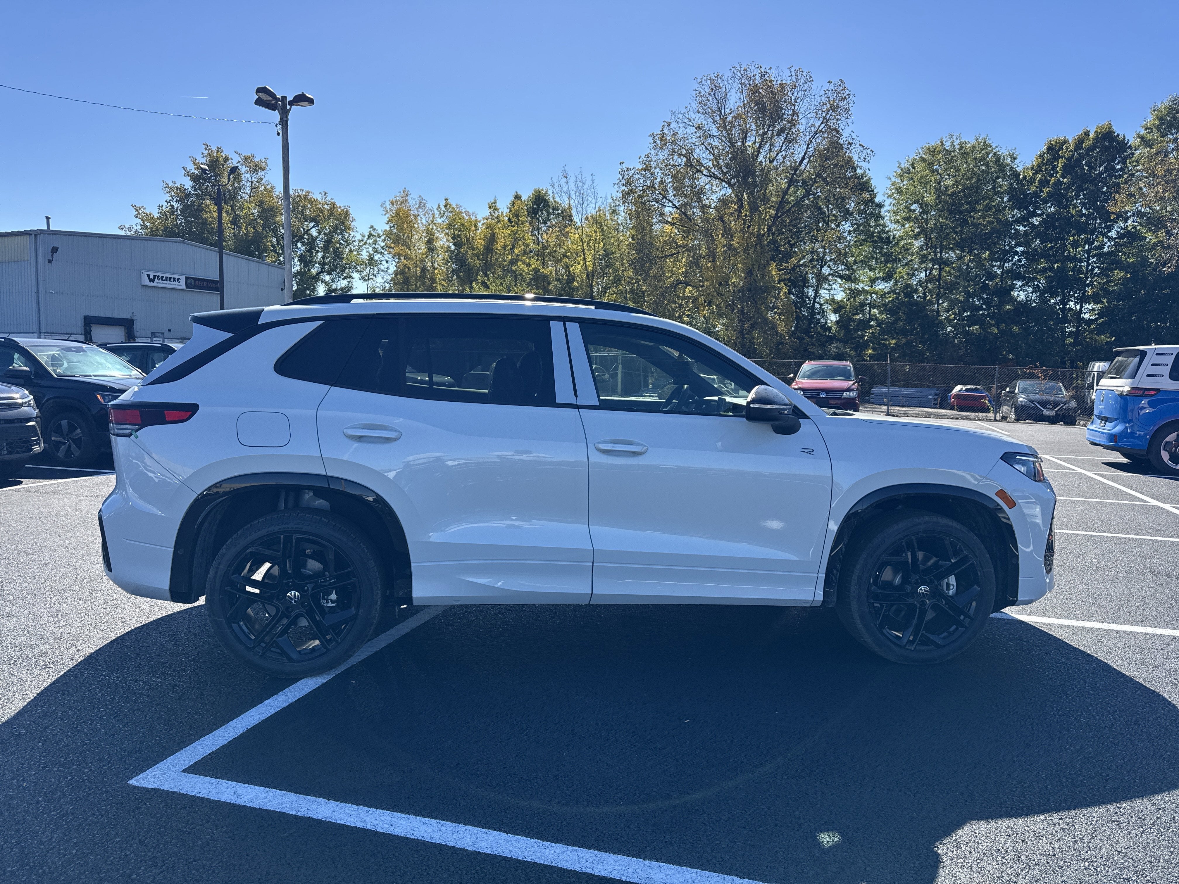 2025 Volkswagen Tiguan 2.0T SE R-Line Black