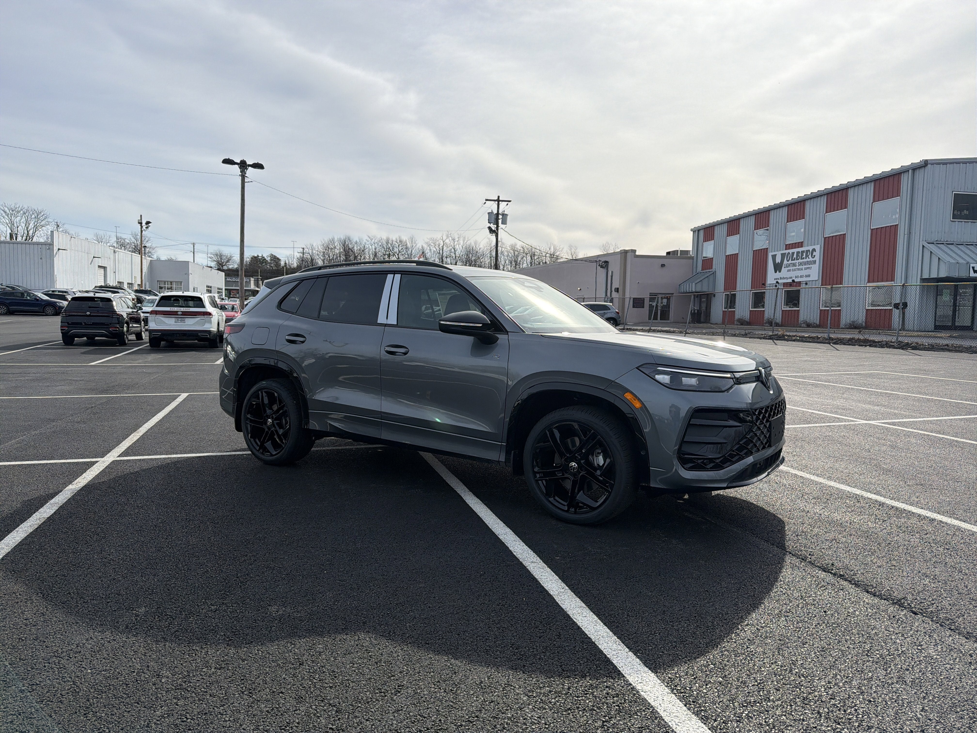 2026 Volkswagen Tiguan 2.0T SE R-Line Black