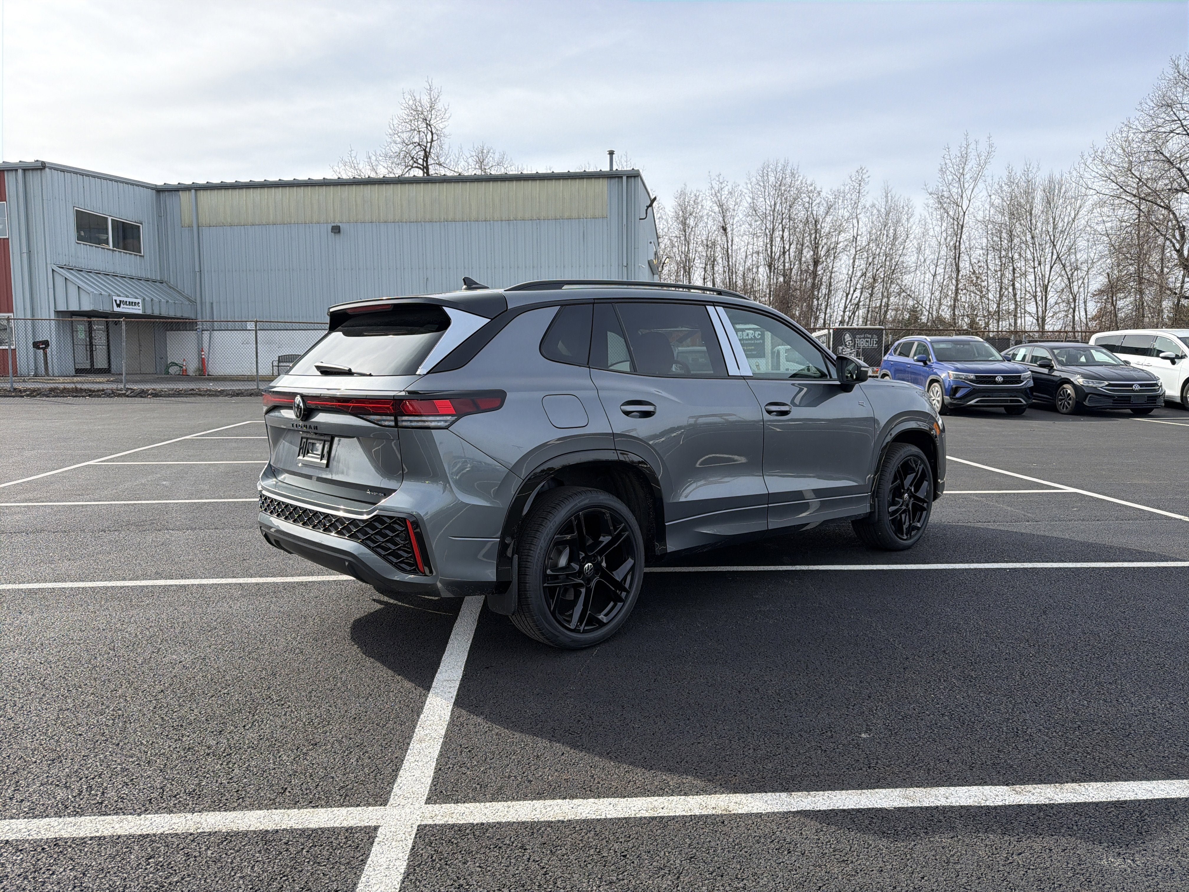 2026 Volkswagen Tiguan 2.0T SE R-Line Black