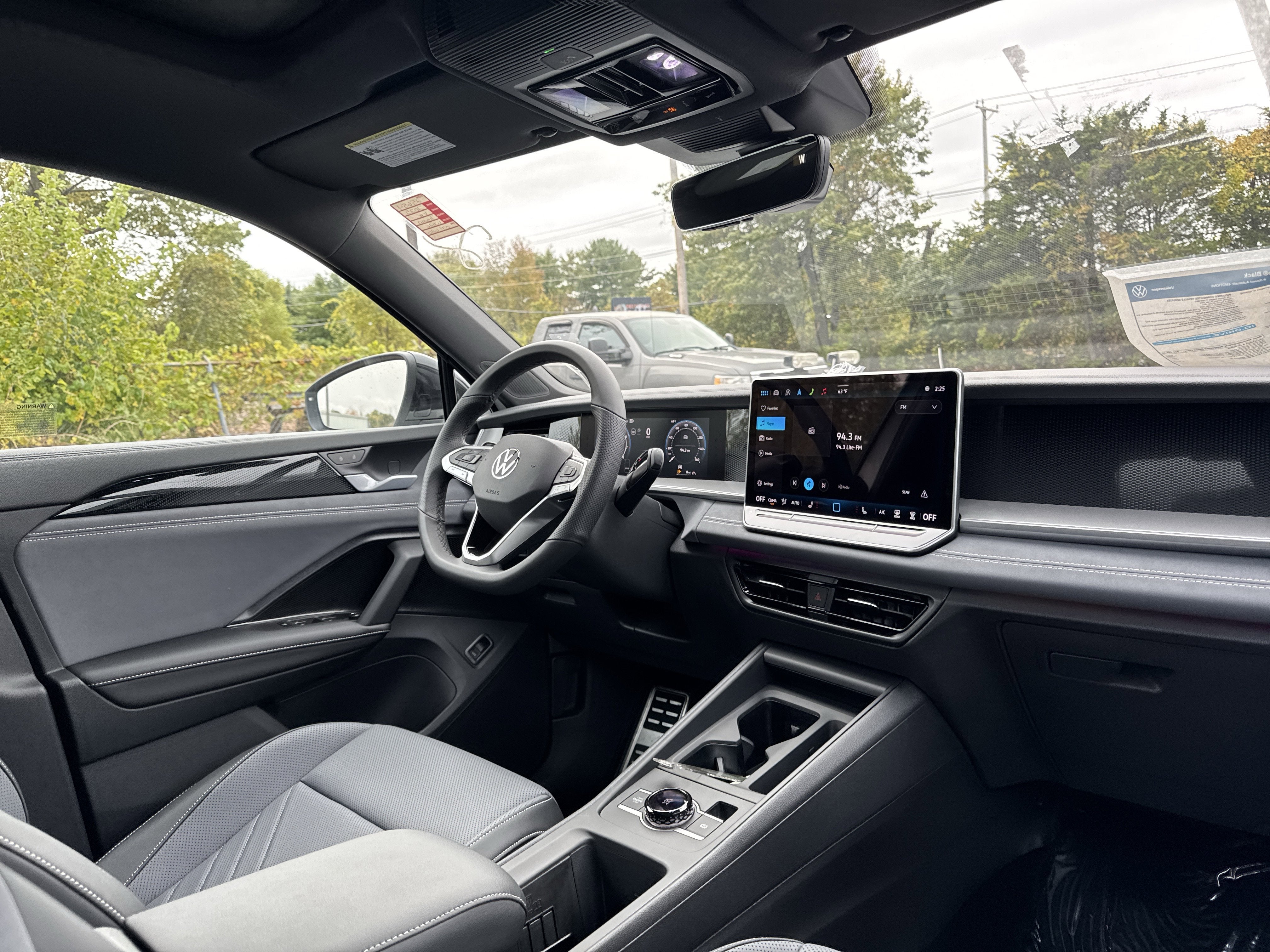 2025 Volkswagen Tiguan 2.0T SE R-Line Black