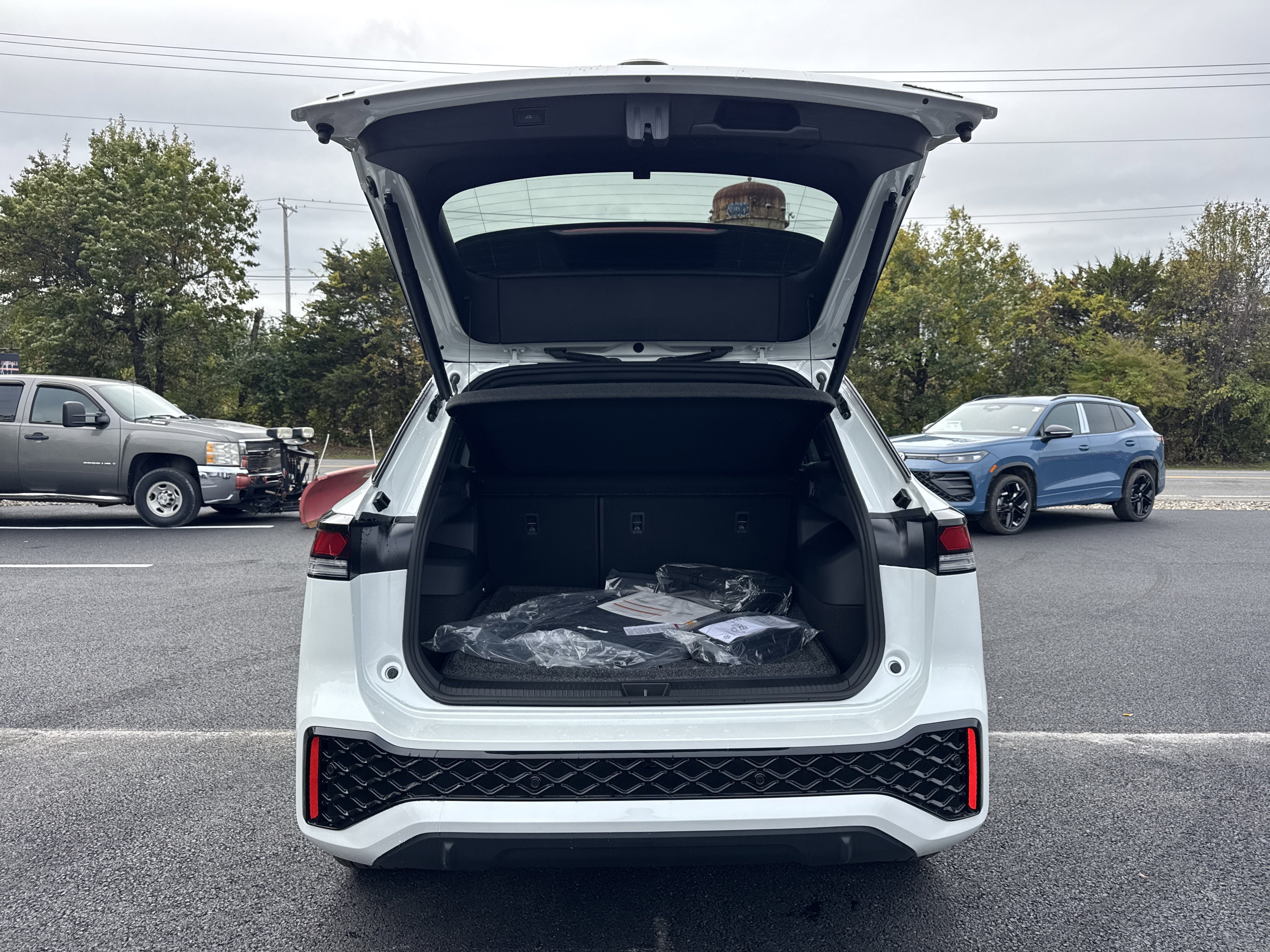 2025 Volkswagen Tiguan 2.0T SE R-Line Black