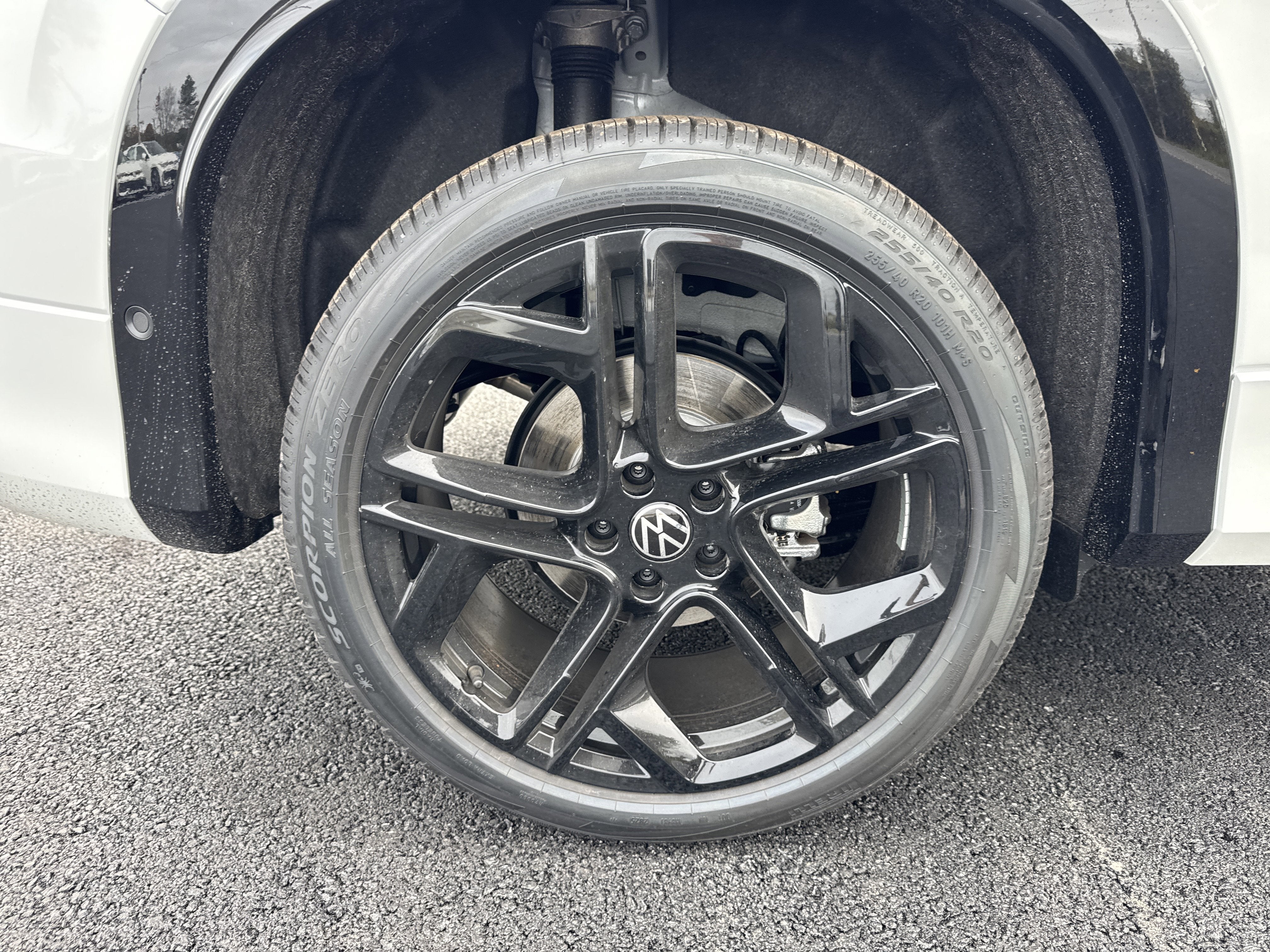 2025 Volkswagen Tiguan 2.0T SE R-Line Black