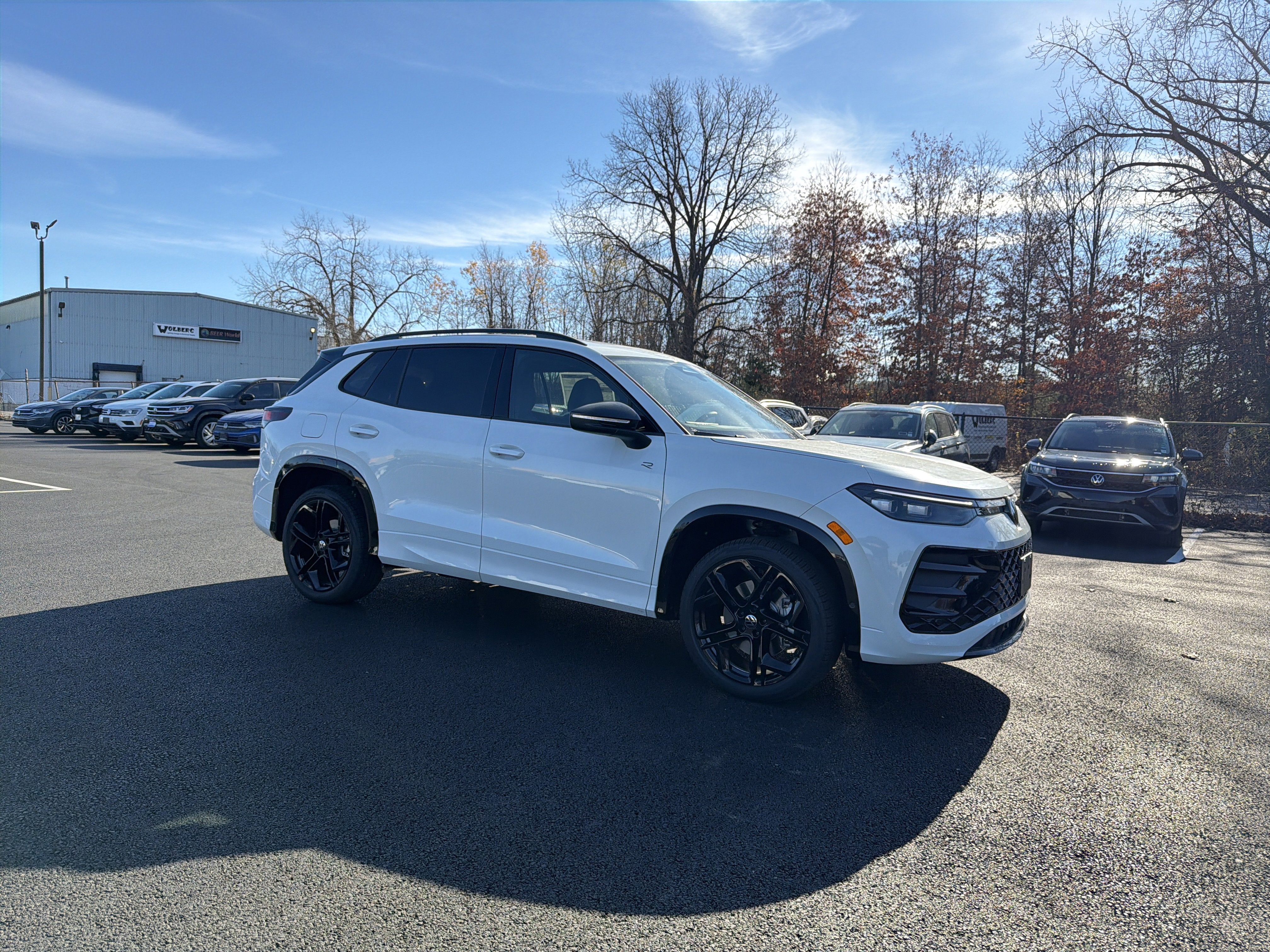 2026 Volkswagen Tiguan 2.0T SE R-Line Black