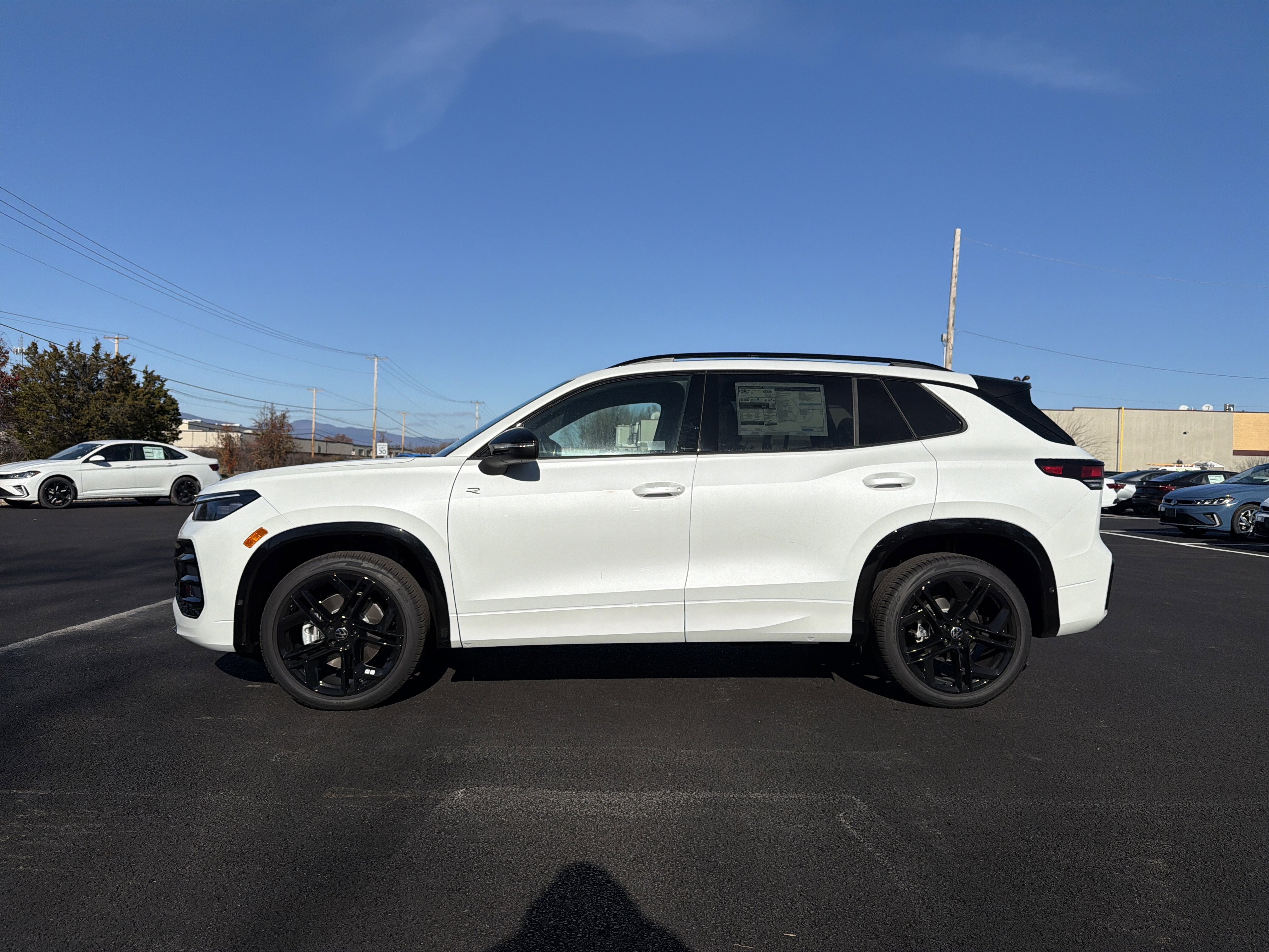 2026 Volkswagen Tiguan 2.0T SE R-Line Black