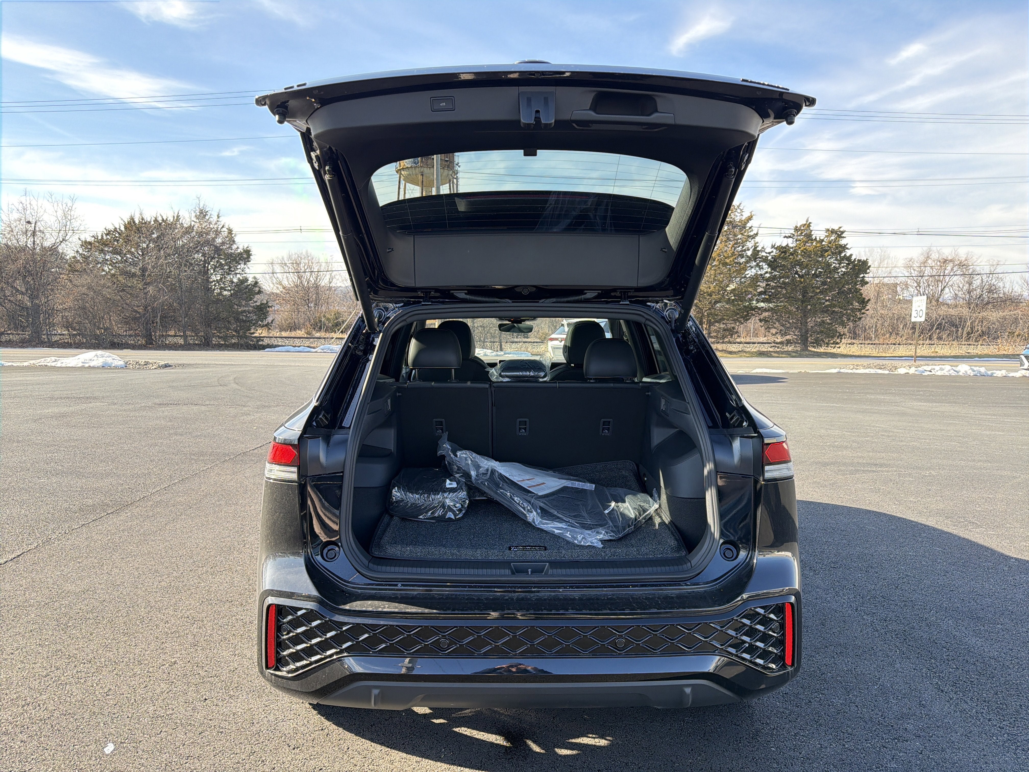 2026 Volkswagen Tiguan 2.0T SE R-Line Black