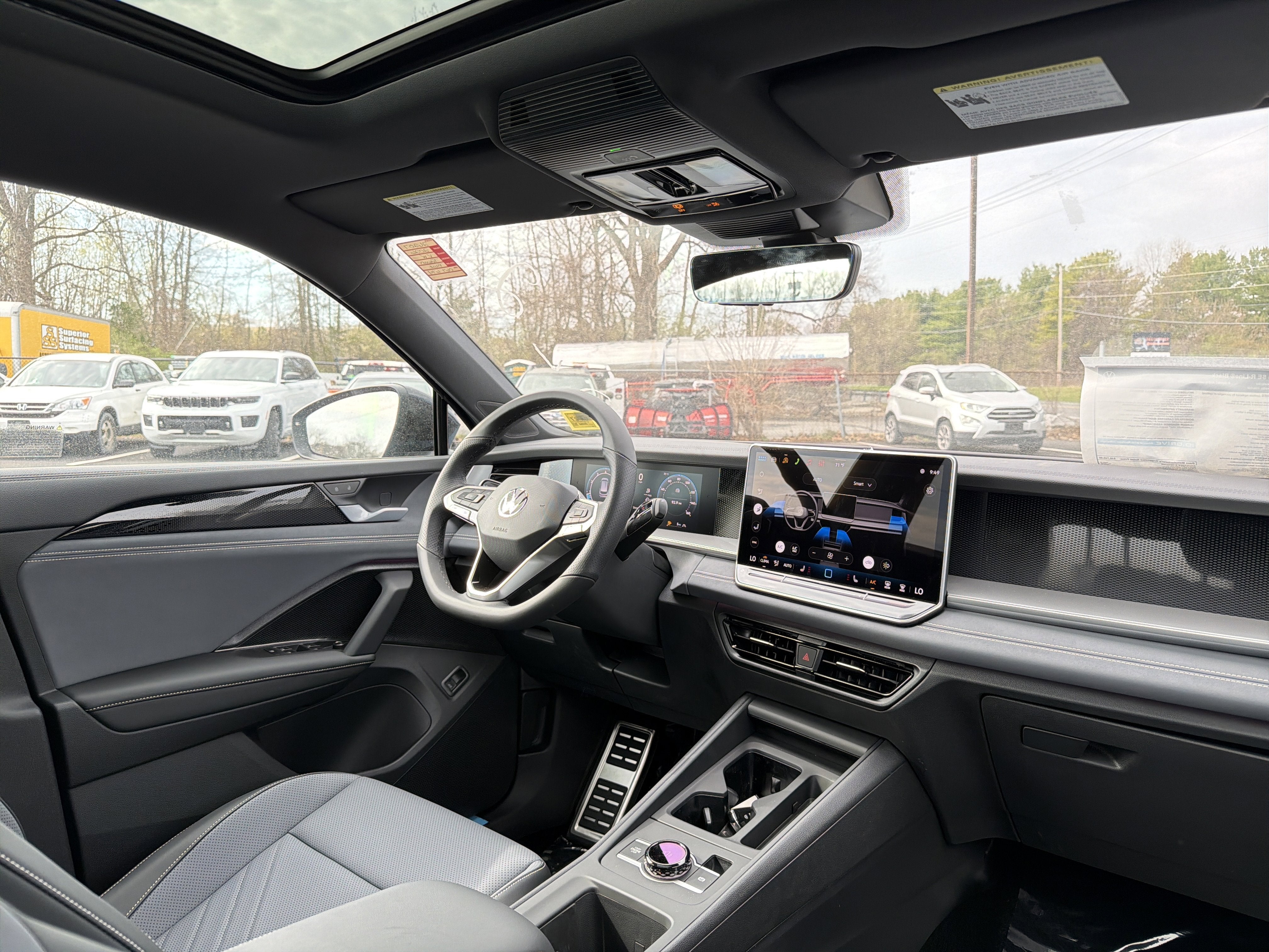 2026 Volkswagen Tiguan 2.0T SE R-Line Black