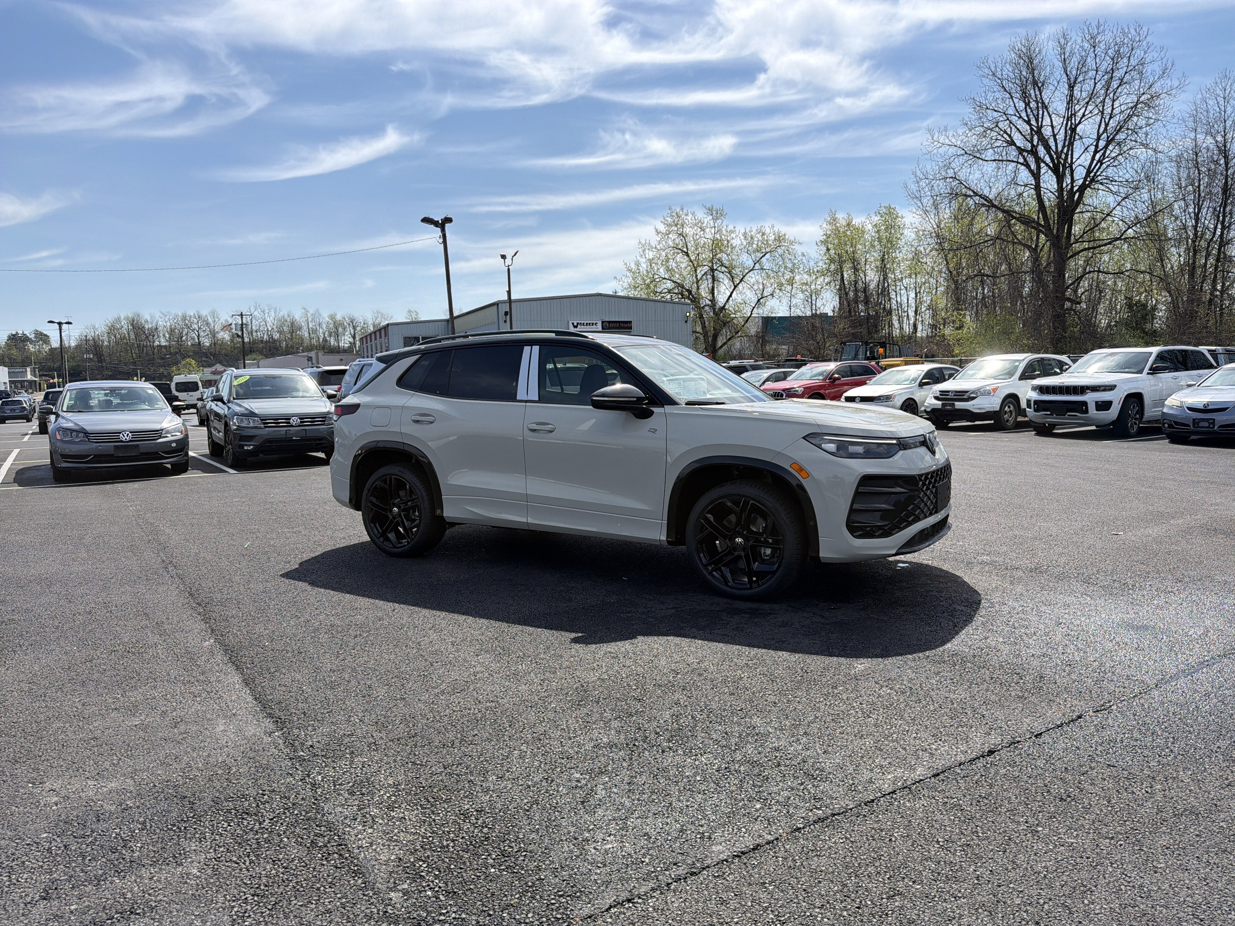 2026 Volkswagen Tiguan 2.0T SE R-Line Black