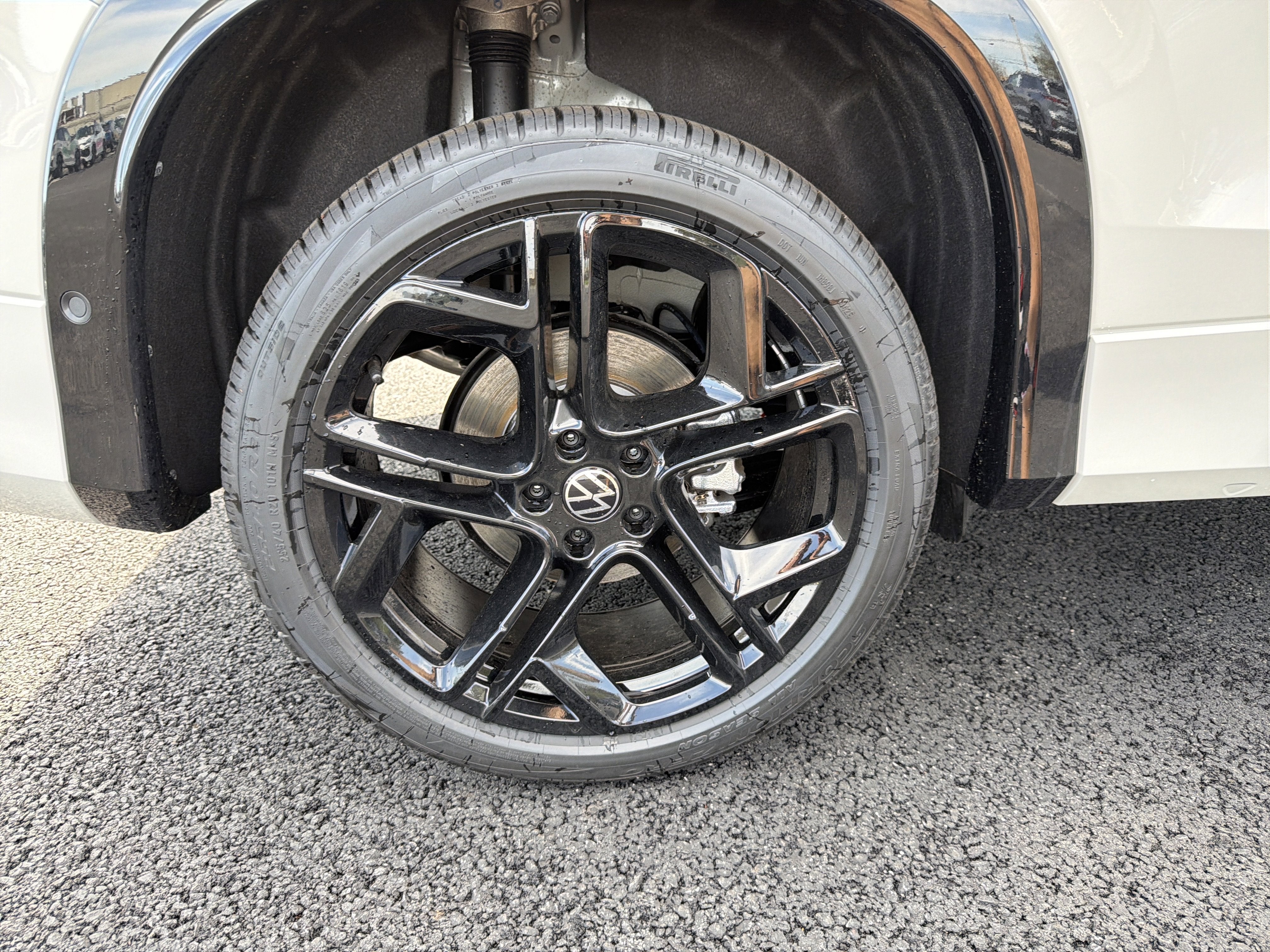 2026 Volkswagen Tiguan 2.0T SE R-Line Black