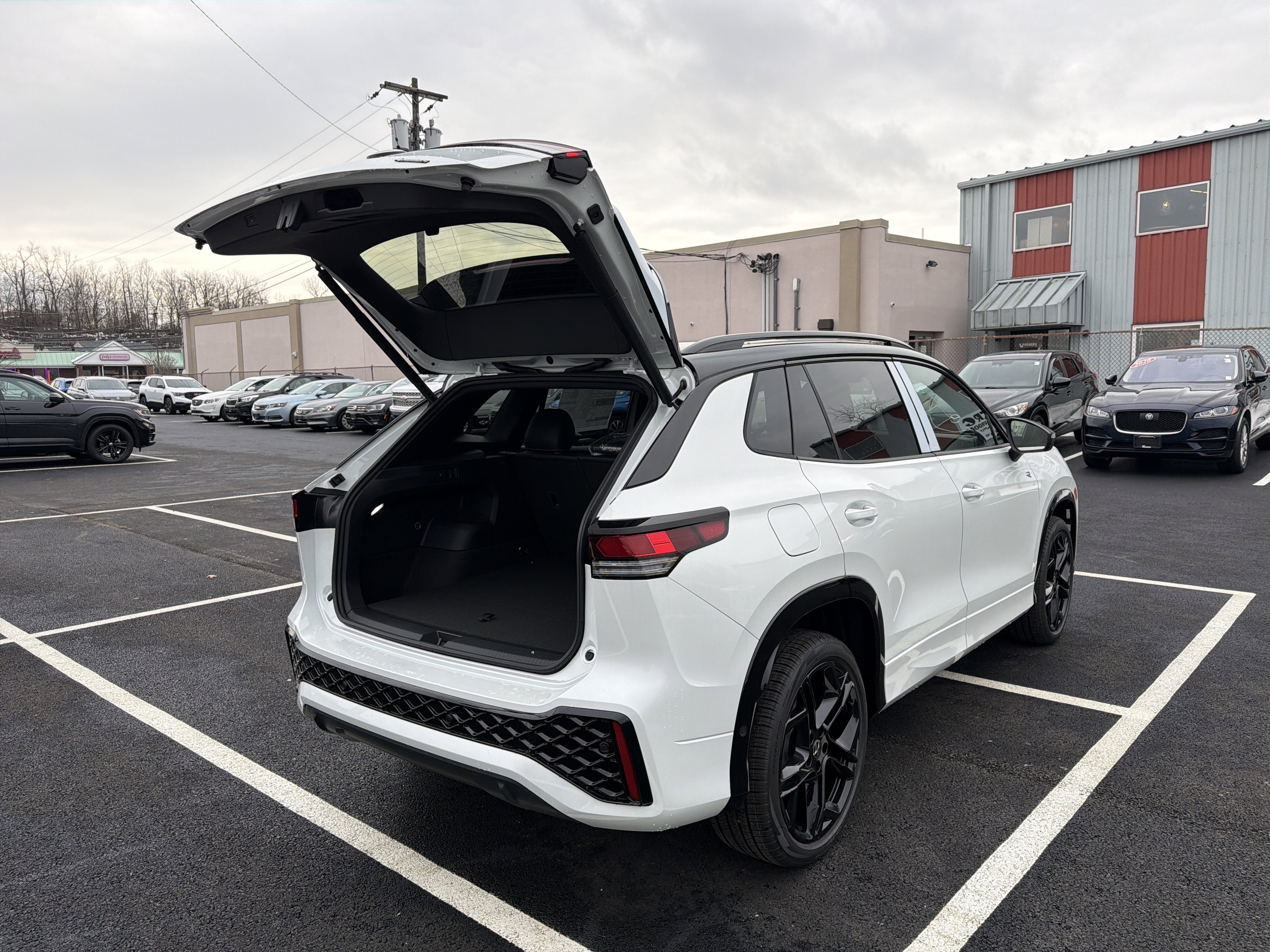 2026 Volkswagen Tiguan 2.0T SE R-Line Black