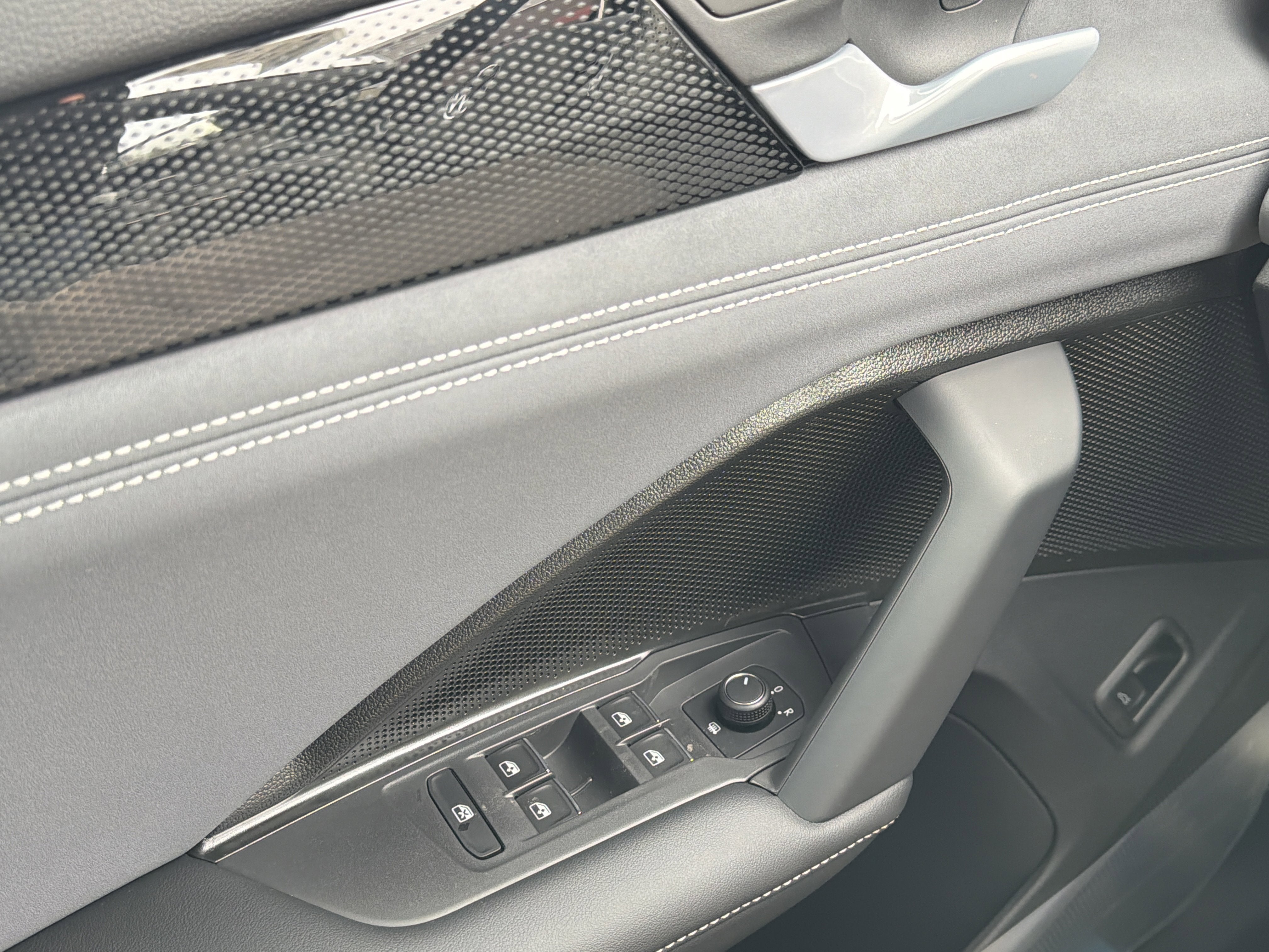 2026 Volkswagen Tiguan SE R-Line AWD