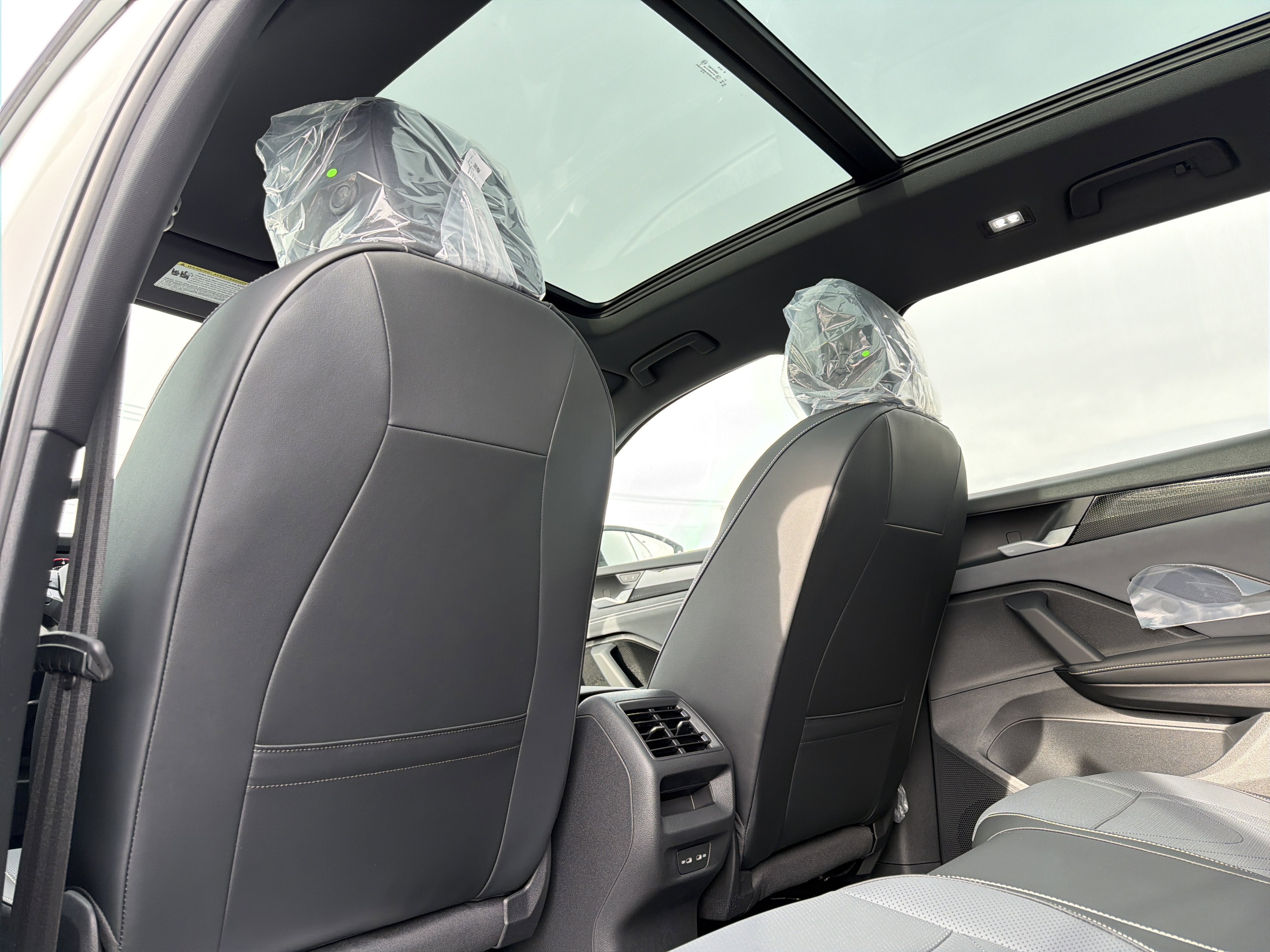 2026 Volkswagen Tiguan SE R-Line AWD