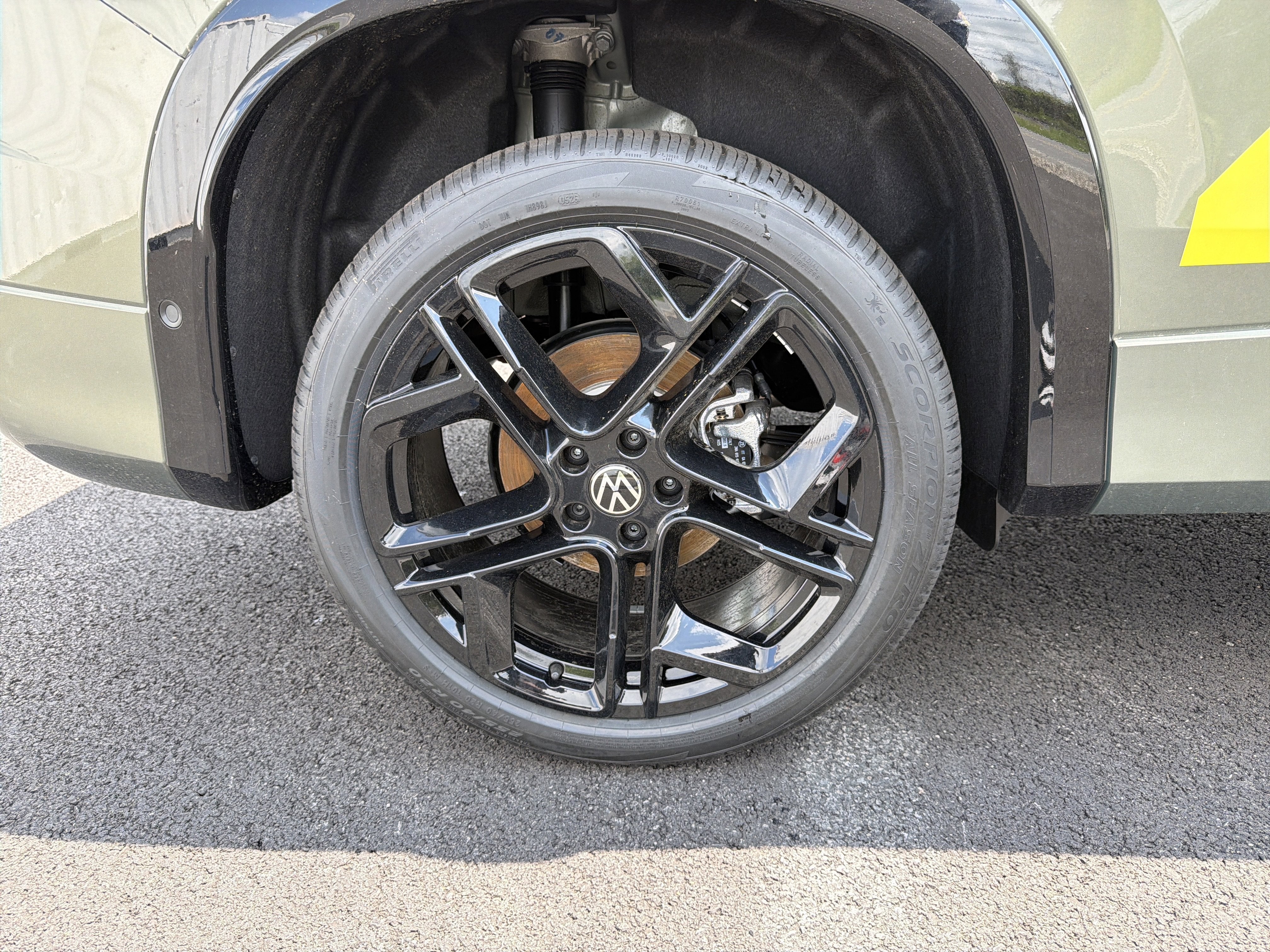 2026 Volkswagen Tiguan 2.0T SE R-Line Black